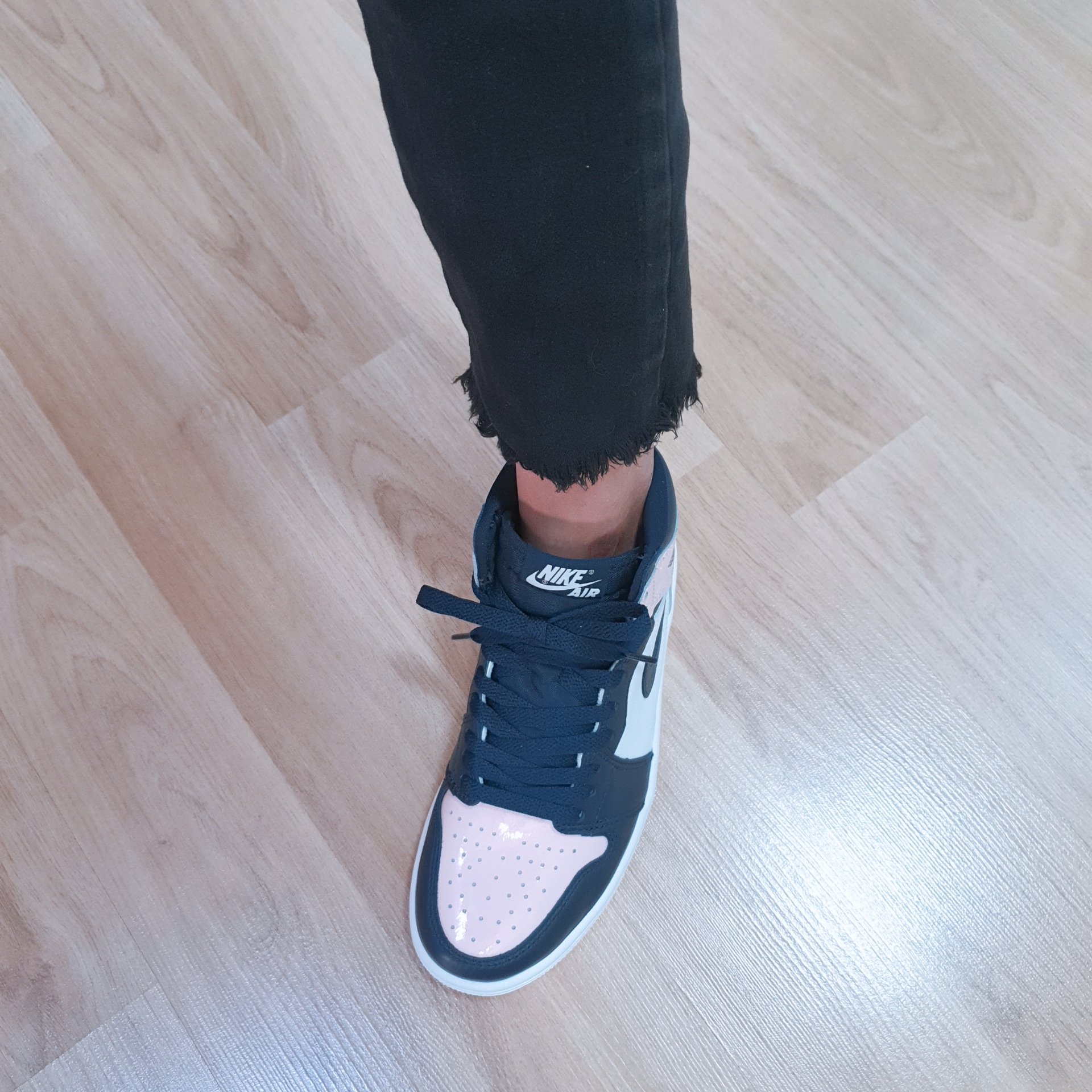 (W) Jordan 1 Retro High OG Atmosphere 착용 스타일 - 3