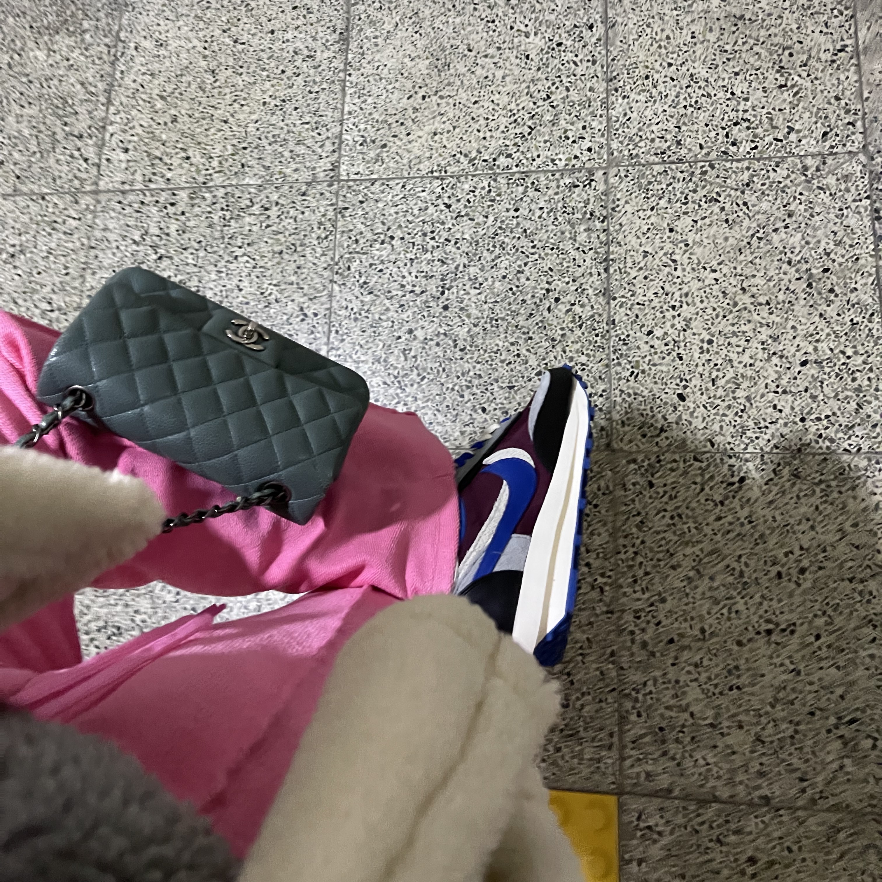 Nike x Sacai x Undercover LDWaffle Night Maroon Team Royal 착용 스타일