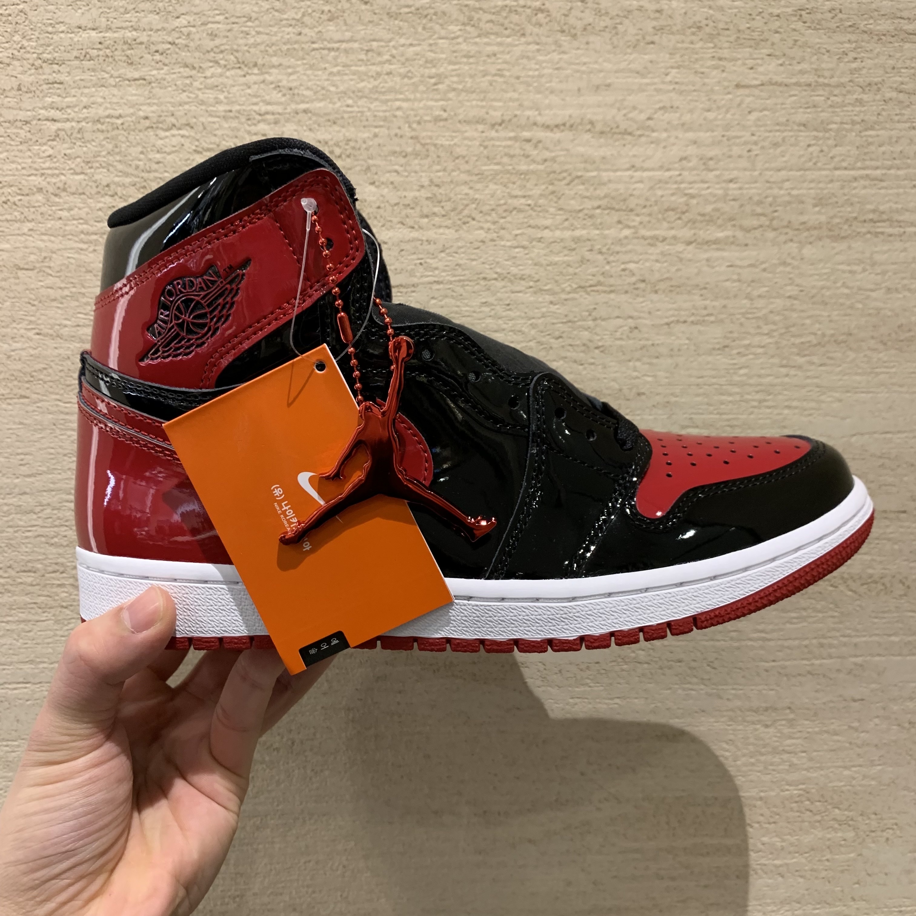 Jordan 1 Retro High OG Patent Bred 착용 스타일
