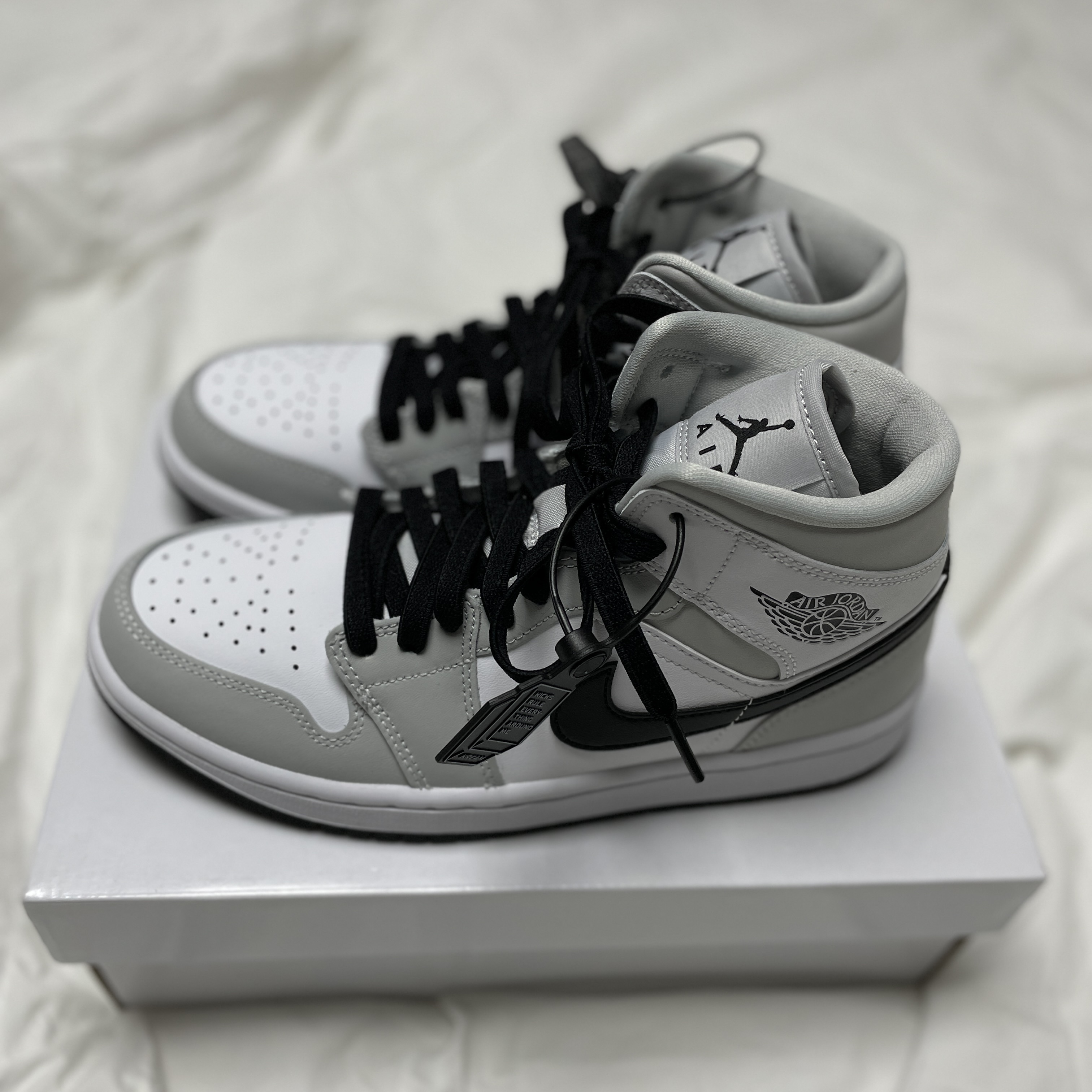 (W) Jordan 1 Mid Grey Fog 착용 스타일 - 1