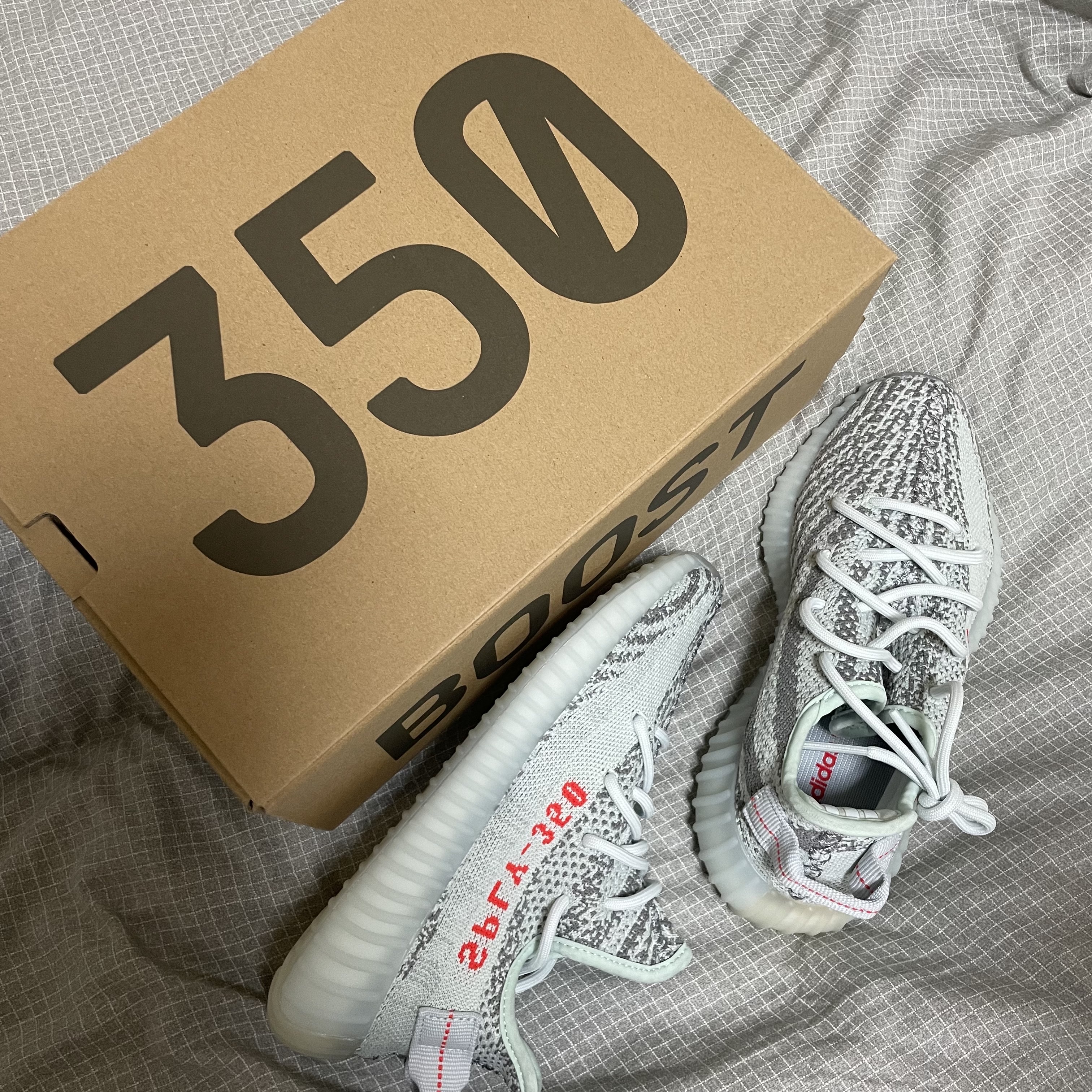 Adidas Yeezy Boost 350 V2 Blue Tint 2017 착용 스타일