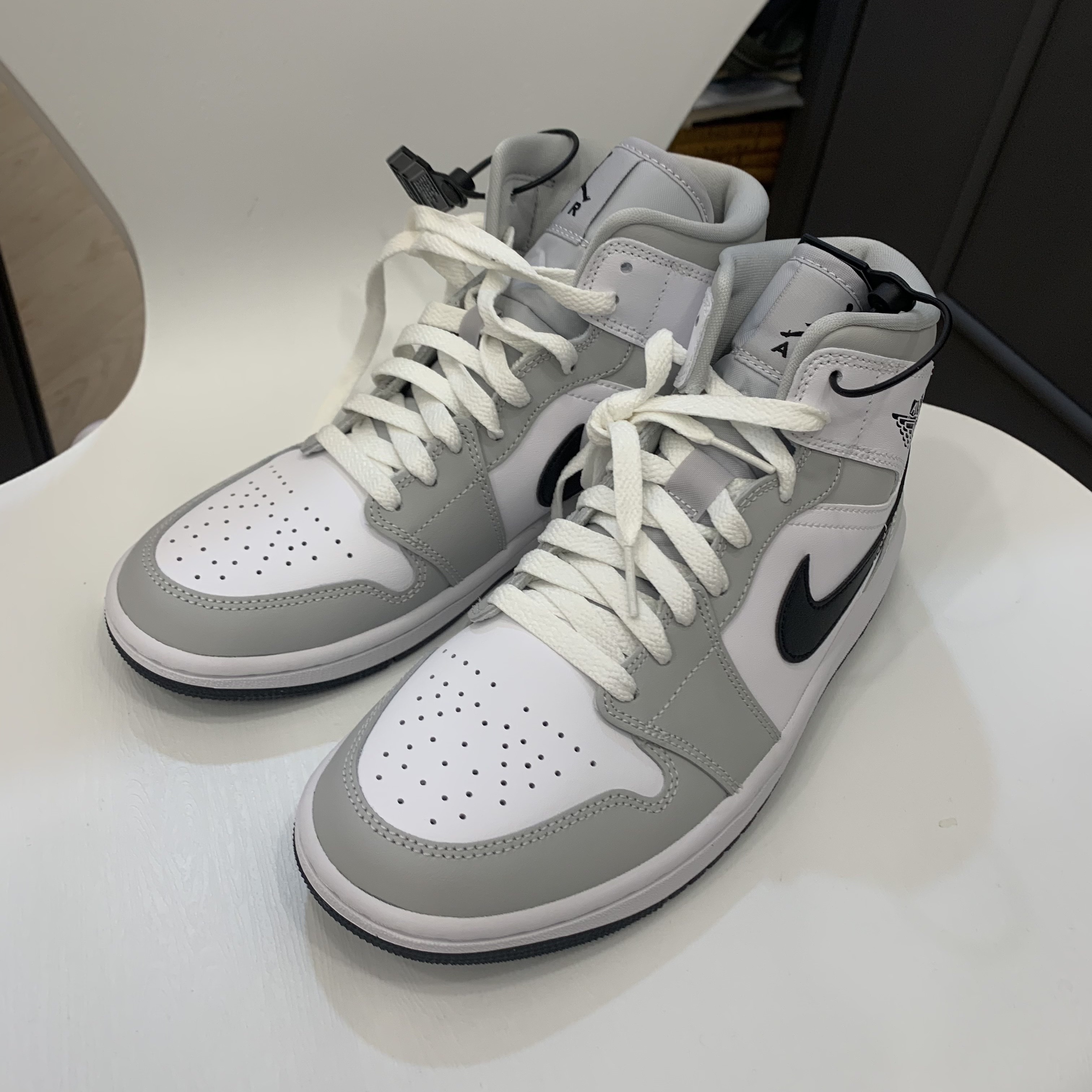(W) Jordan 1 Mid Grey Fog 착용 스타일