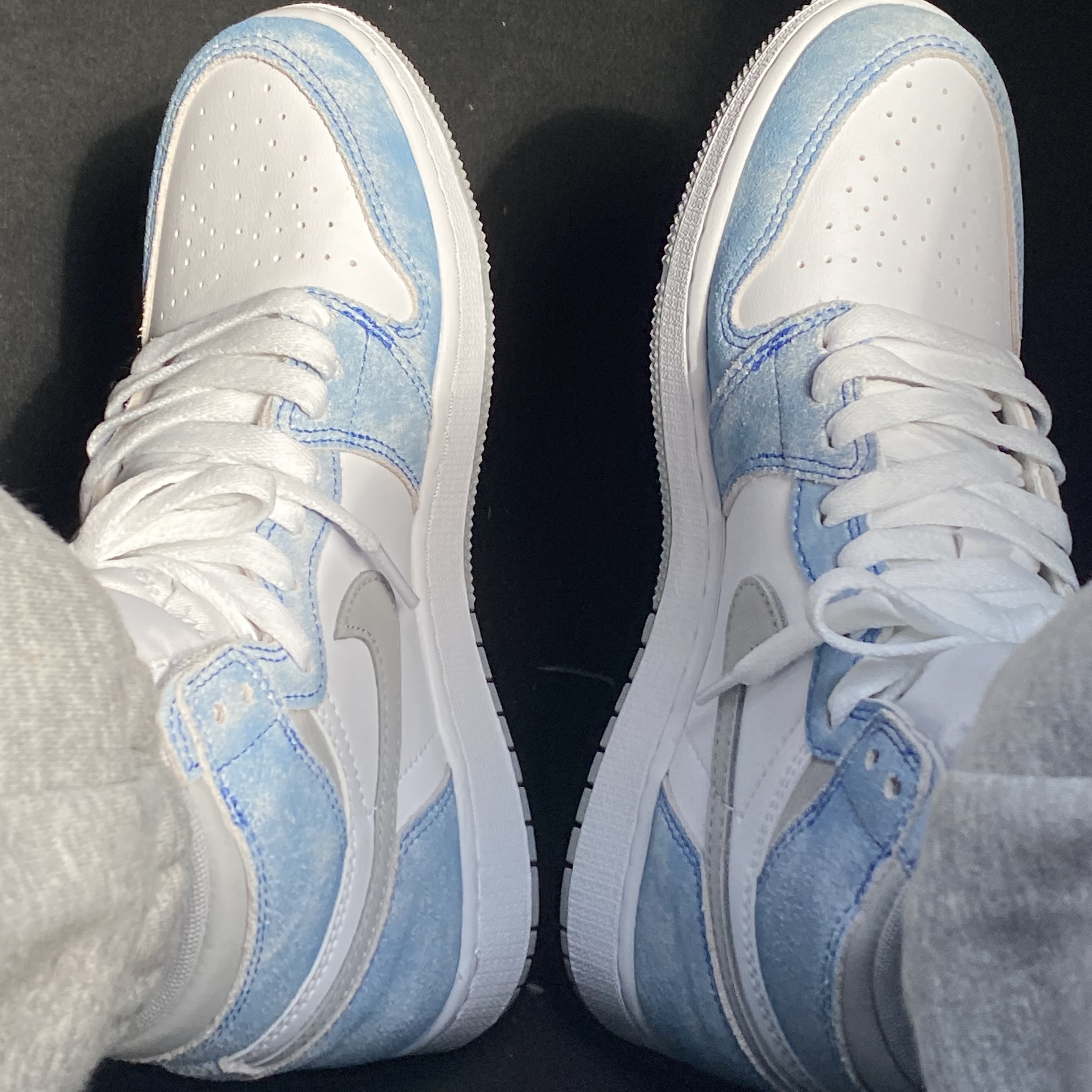 (GS) Jordan 1 Retro High OG Hyper Royal 착용 스타일 - 1