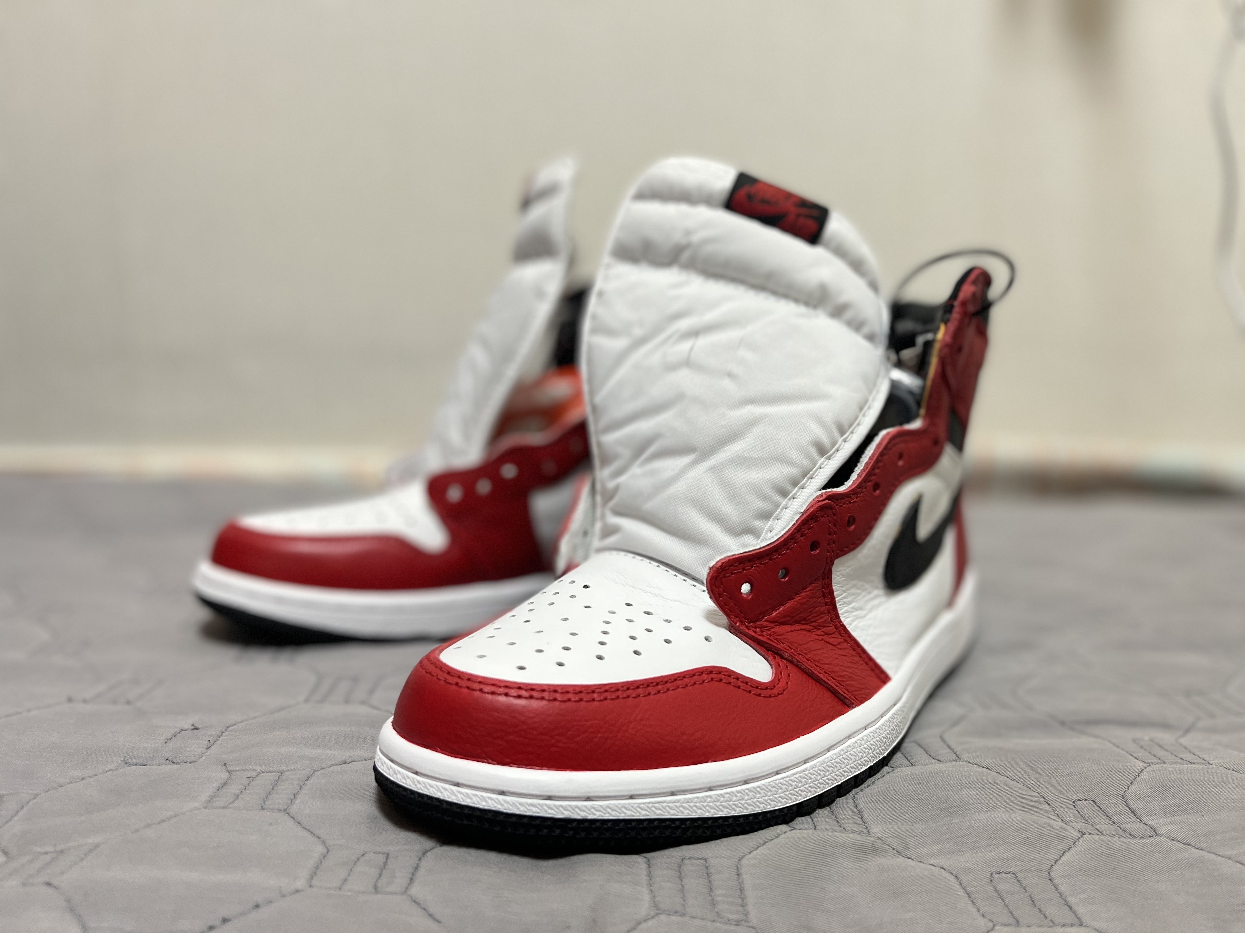 Jordan 1 Retro High OG Light Fusion Red 착용 스타일 - 3