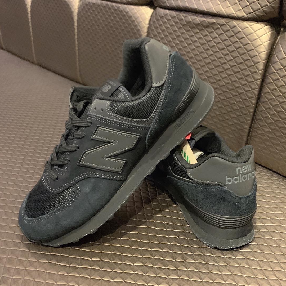 New Balance 574 Triple Black - D Standard 착용 스타일 - 2