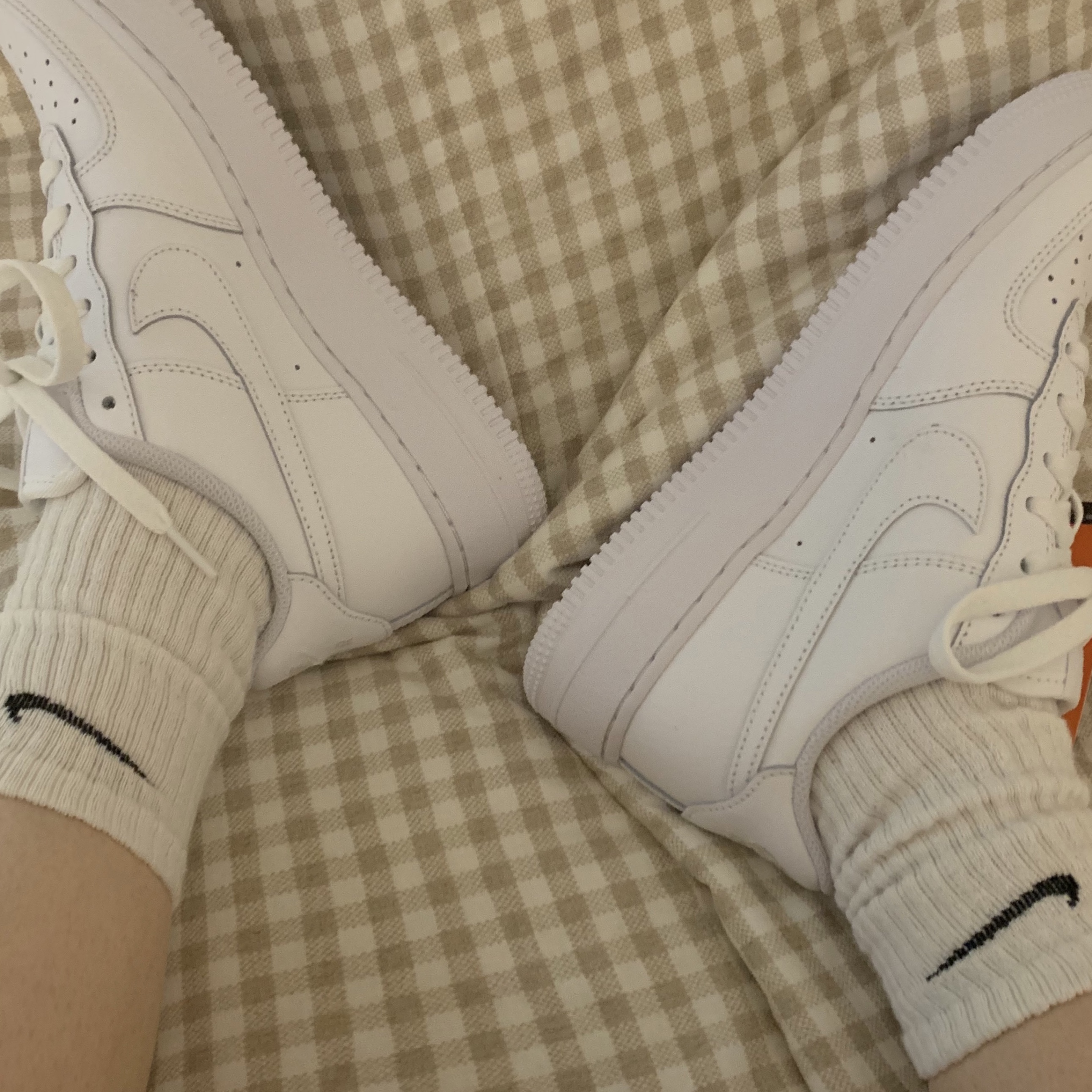 (GS) Nike Air Force 1 LE White, (W) Nike Air Force 1 '07 Low White 착용 스타일 - 3