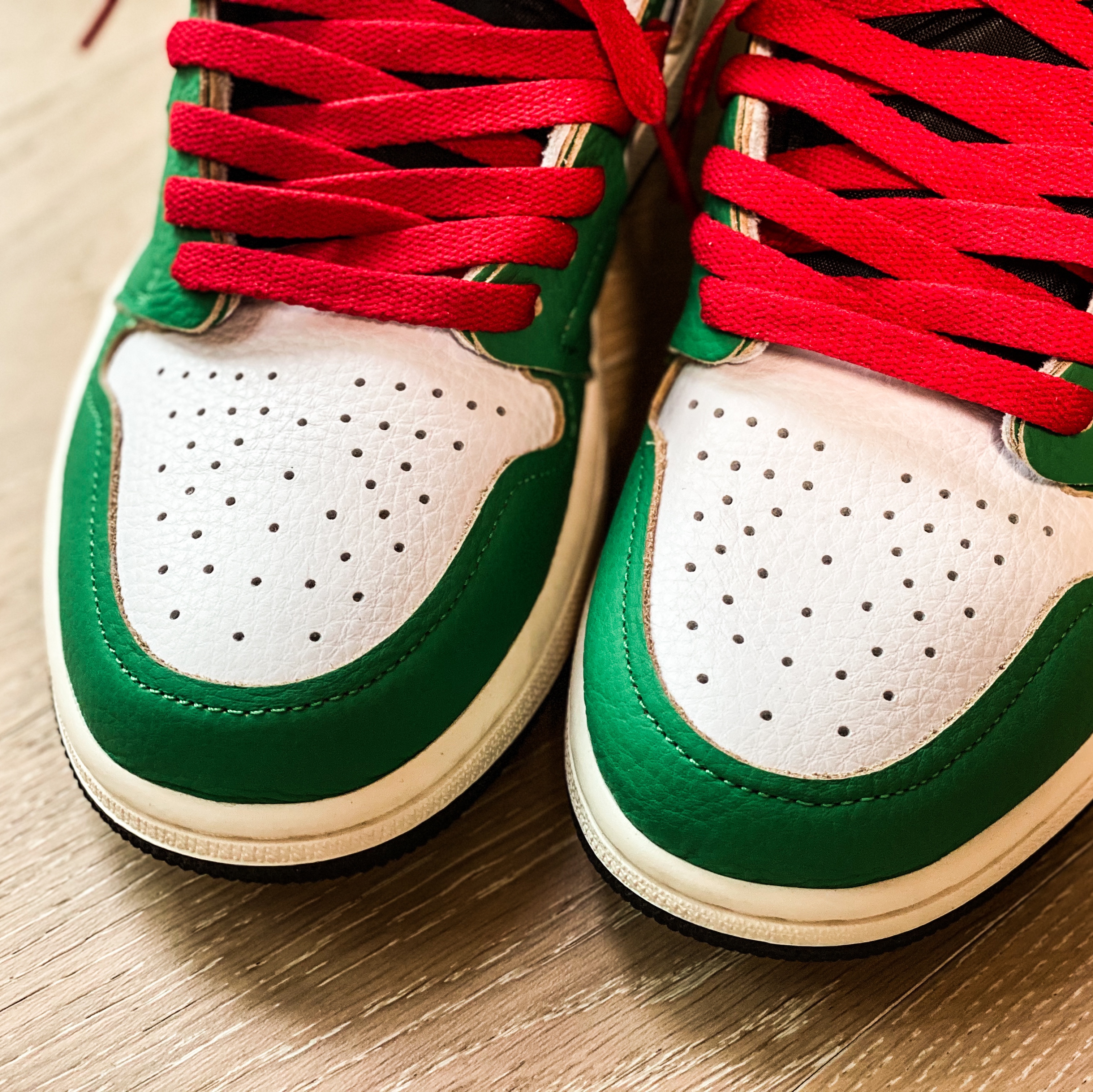 (W) Jordan 1 Retro High OG Lucky Green, (PS) Nike Air More Uptempo 96 Bulls 착용 스타일 - 4