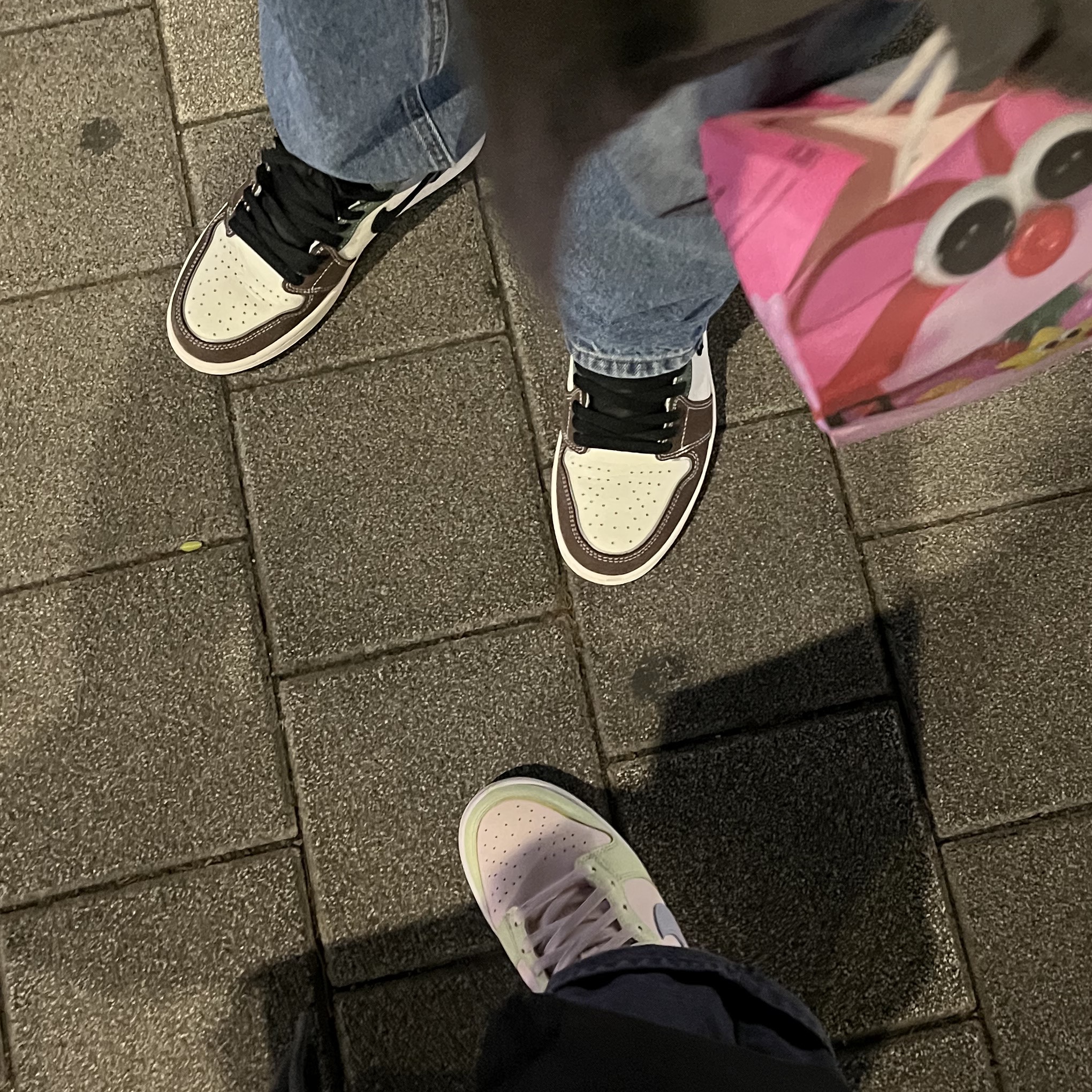Jordan 1 Retro High OG Craft, (W) Nike Dunk Low Light Soft Pink 착용 스타일