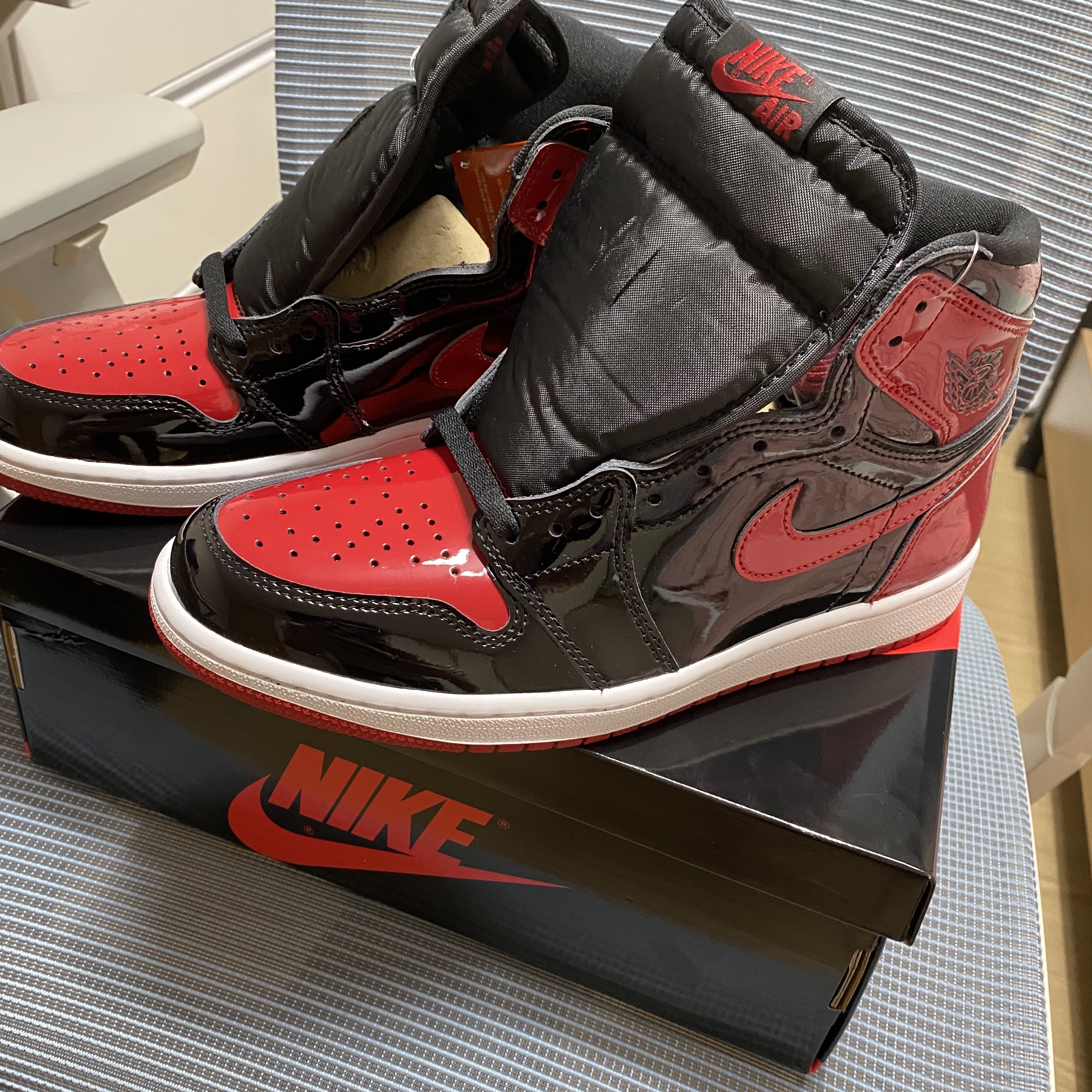 Jordan 1 Retro High OG Patent Bred 착용 스타일