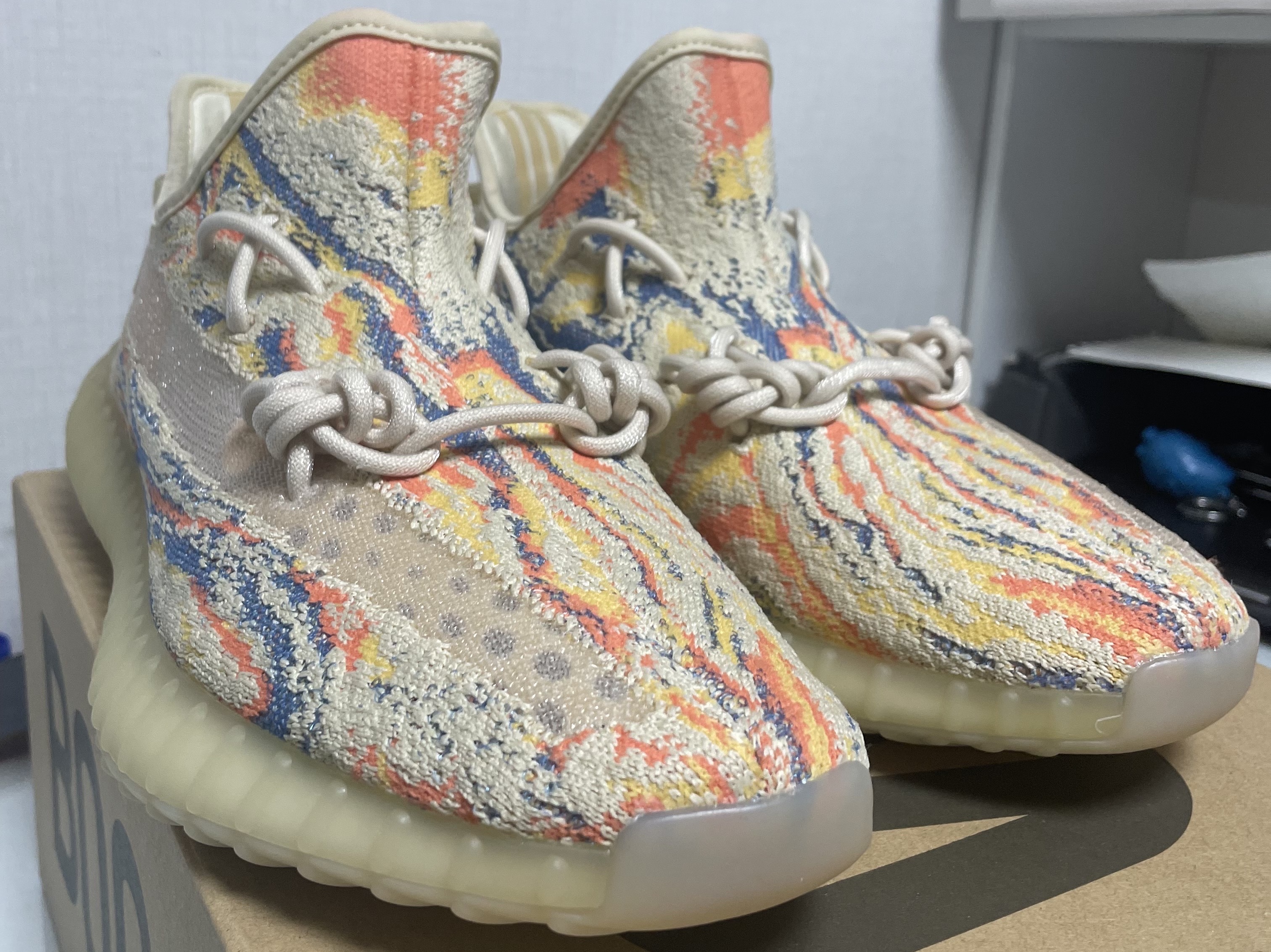 Adidas Yeezy Boost 350 V2 Israfil, Adidas Yeezy Boost 350 V2 MX Oat 착용 스타일 - 3