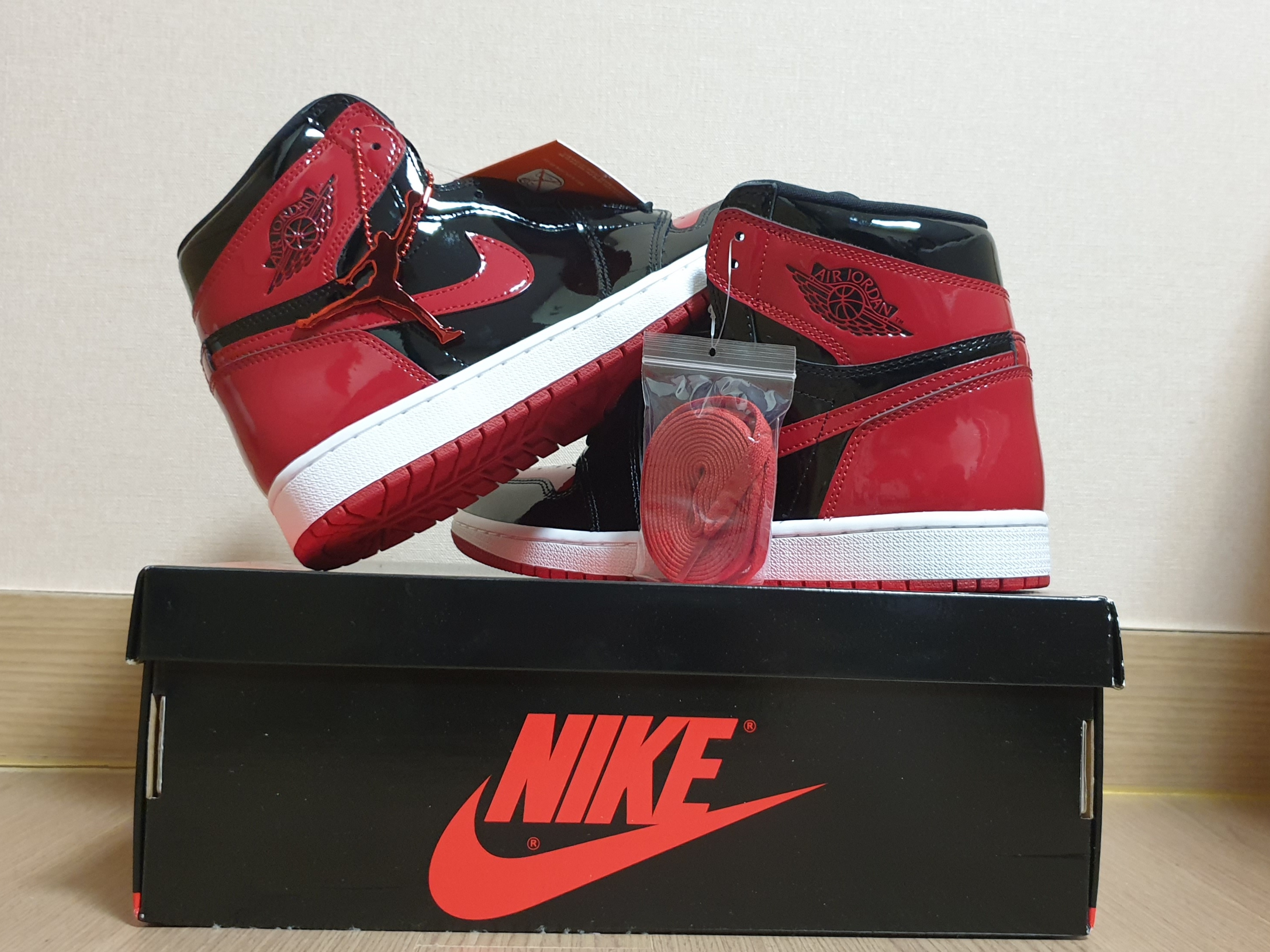 Jordan 1 Retro High OG Patent Bred 착용 스타일