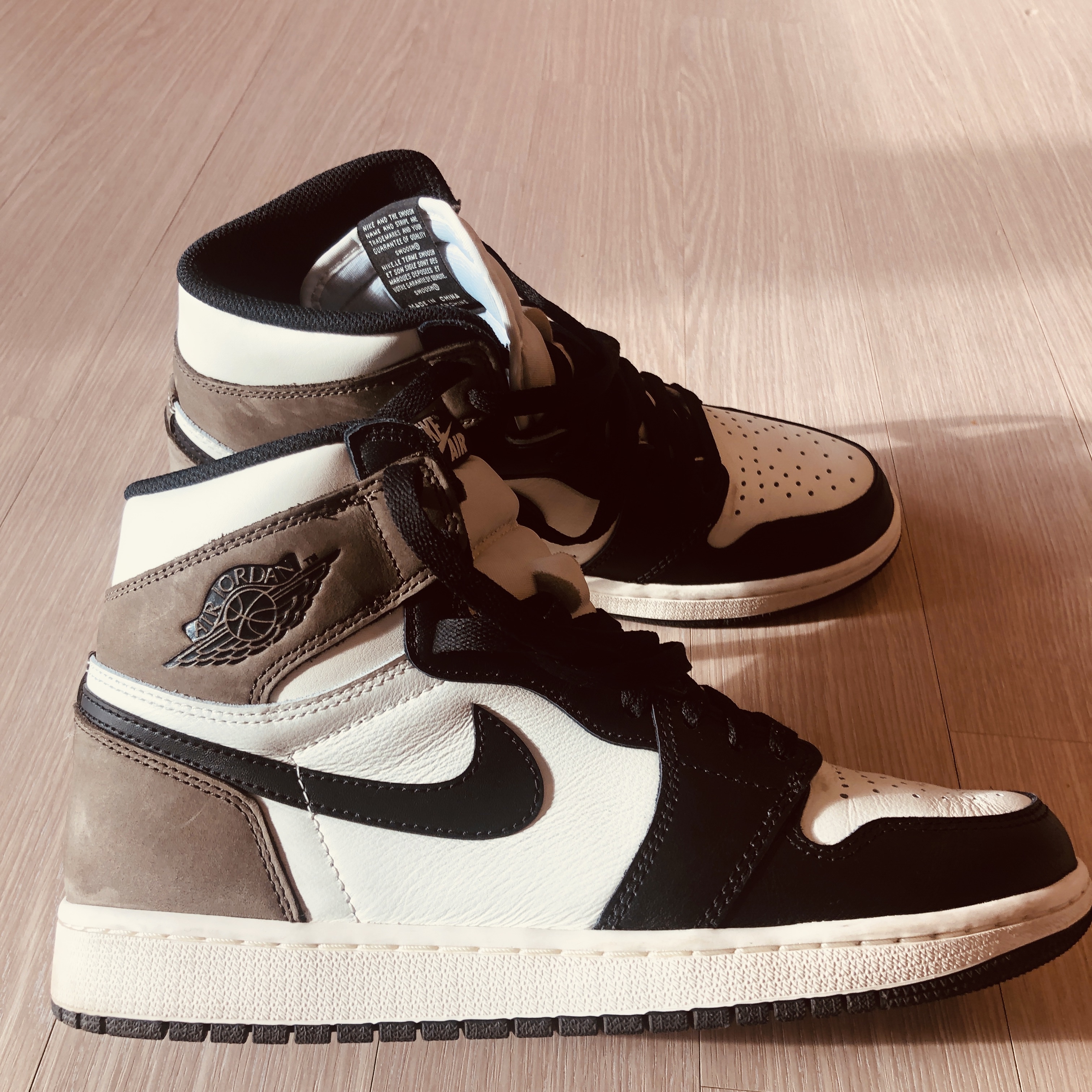 Jordan 1 Retro High OG Black Mocha 착용 스타일