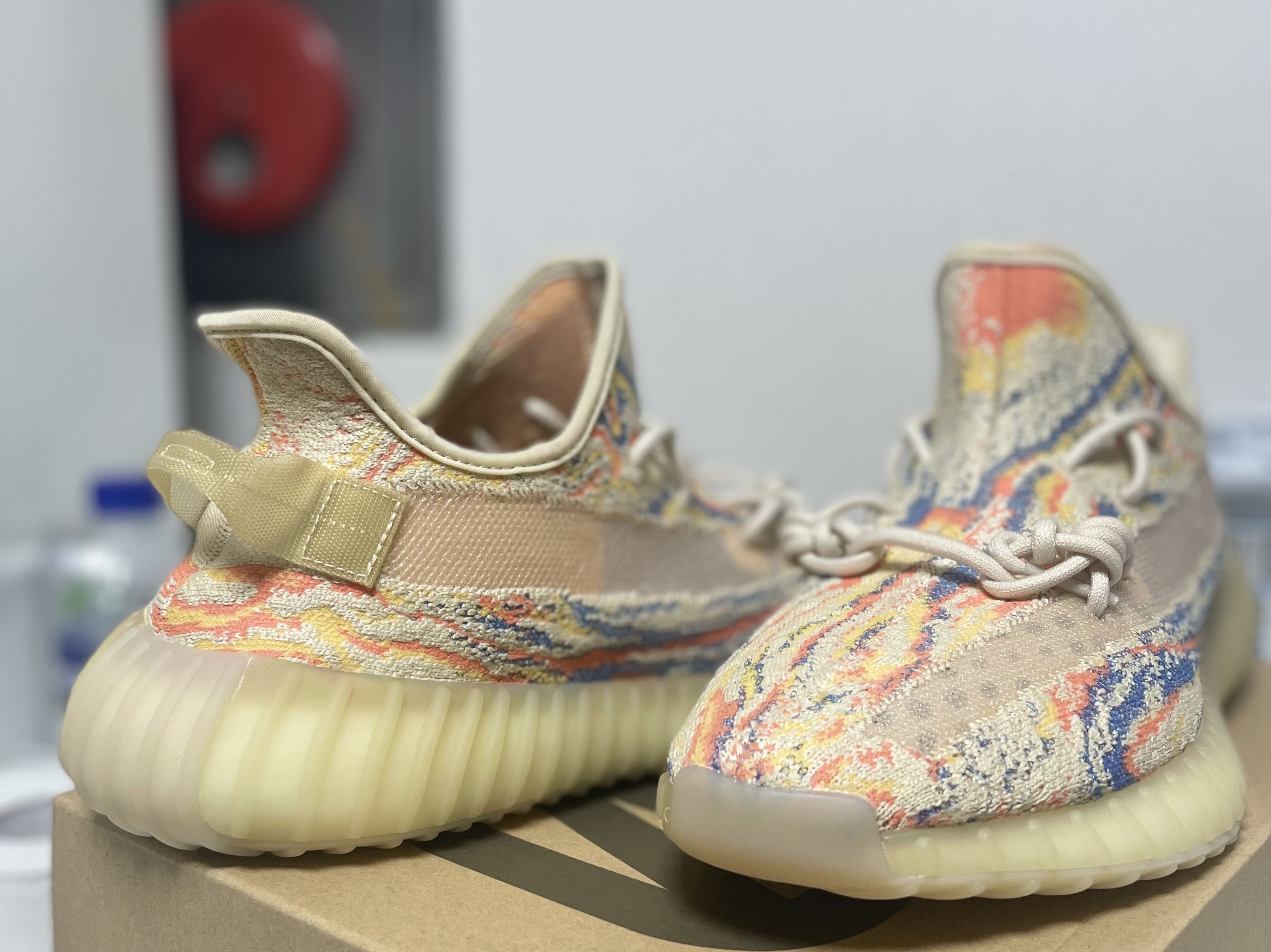 Adidas Yeezy Boost 350 V2 Israfil, Adidas Yeezy Boost 350 V2 MX Oat 착용 스타일 - 4