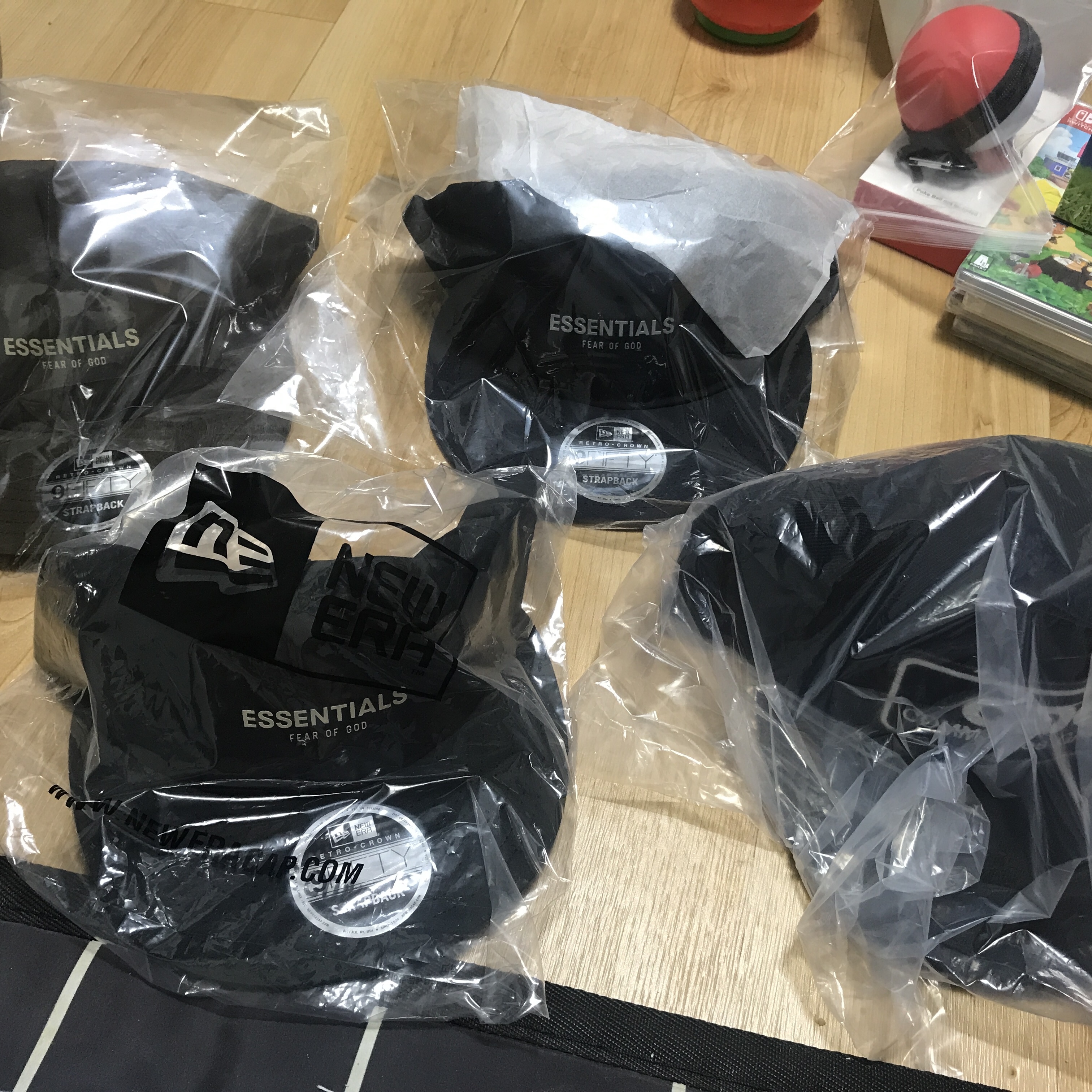Essentials x New Era Retro Crown Strapback Black, Essentials x New Era Retro Crown Strapback Navy 착용 스타일 - 1