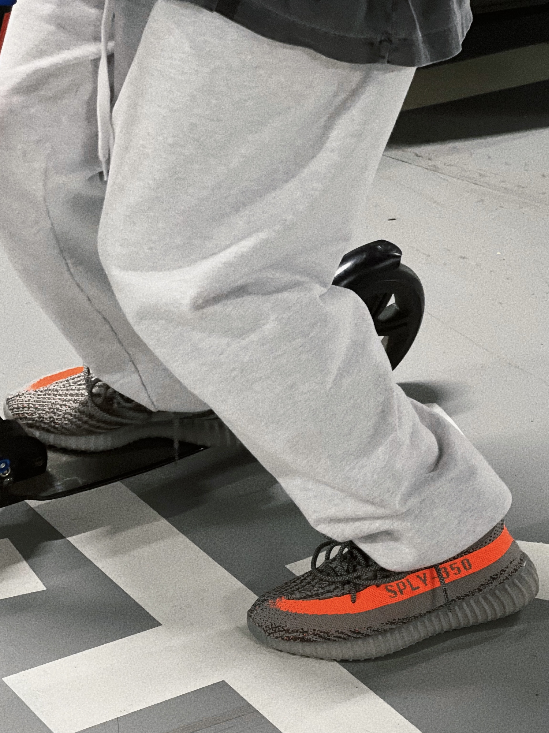 Adidas Yeezy Boost 350 V2 Beluga - Reflective 착용 스타일 - 2