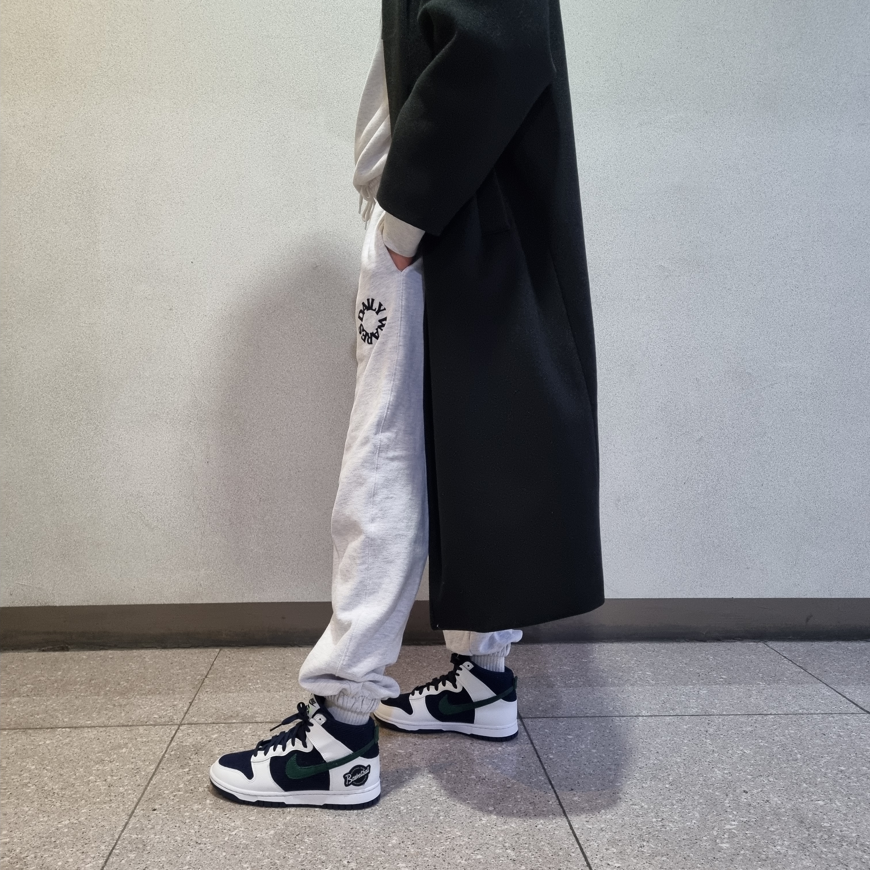 Nike Dunk High PRM EMB College Navy 착용 스타일 - 1