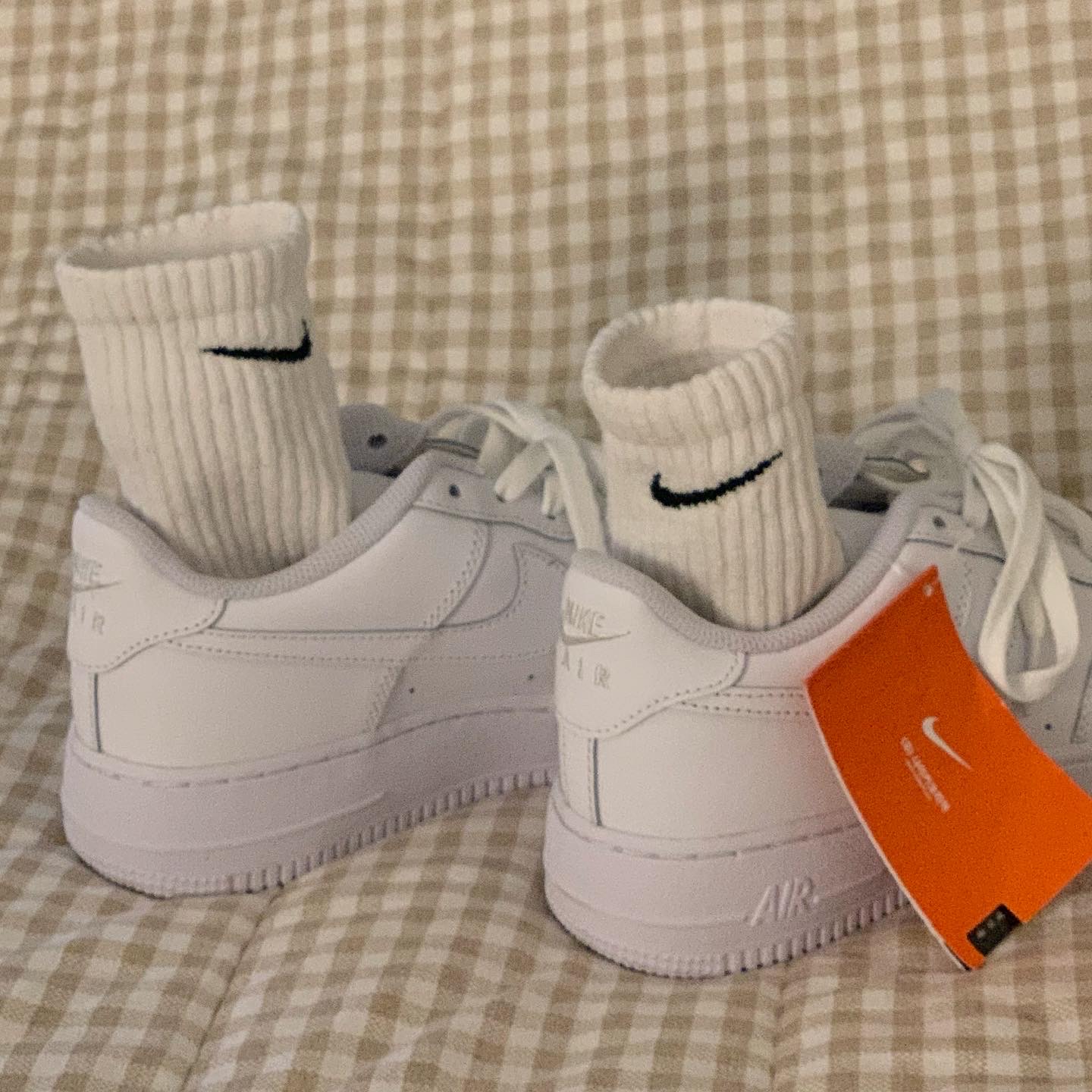 (GS) Nike Air Force 1 LE White, (W) Nike Air Force 1 '07 Low White 착용 스타일 - 2