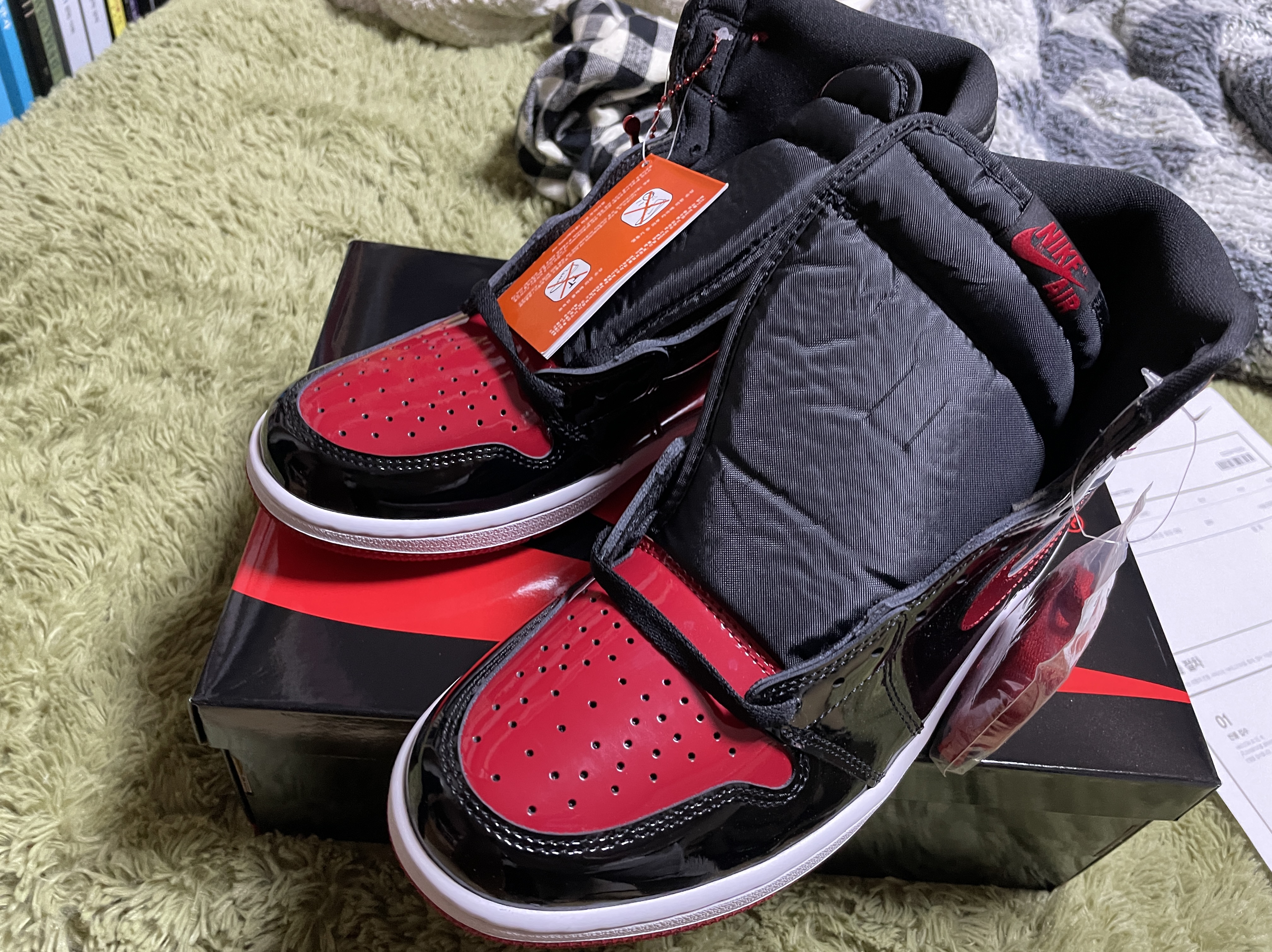 Jordan 1 Retro High OG Patent Bred 착용 스타일 - 1