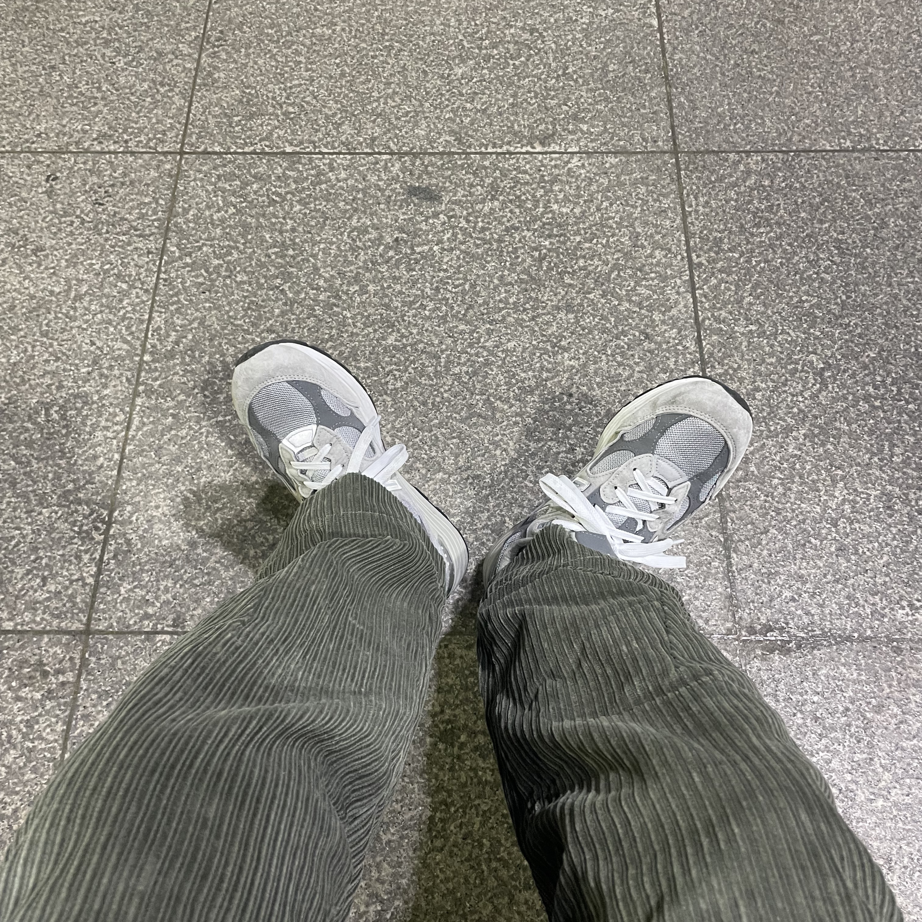 New Balance 992 Made in USA Grey - D Standard 착용 스타일 - 3