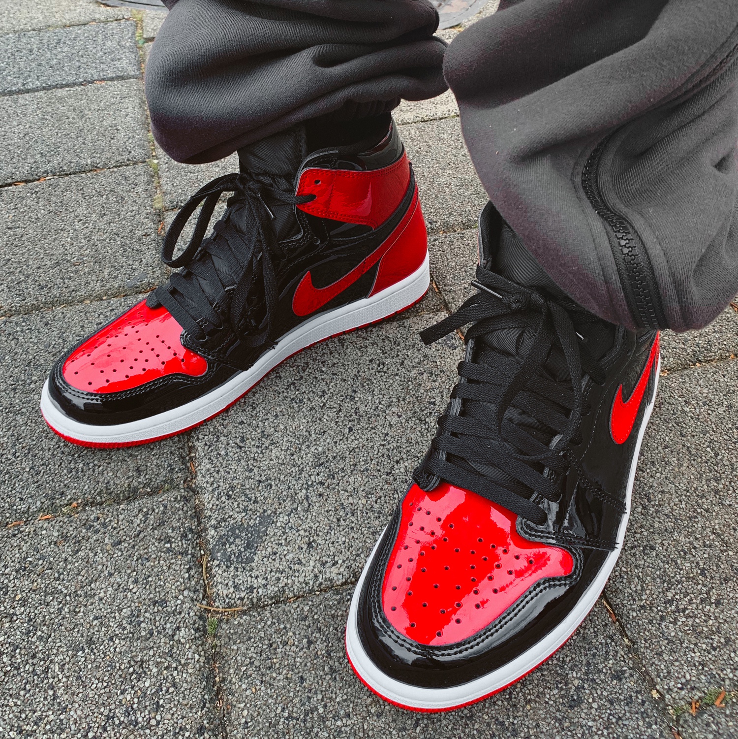 Jordan 1 Retro High OG Patent Bred 착용 스타일 - 1