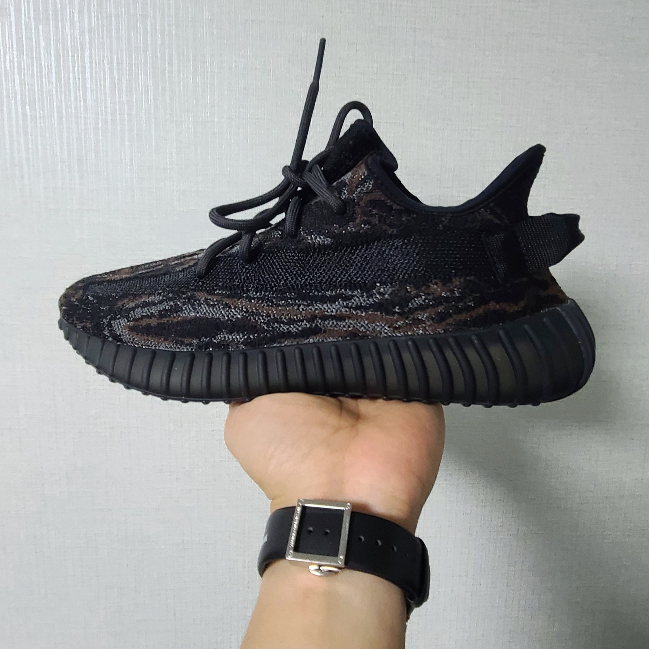 Adidas Yeezy Boost 350 V2 MX Rock, Adidas Yeezy Boost 350 V2 Zebra 2017/2019/2020 착용 스타일 - 1