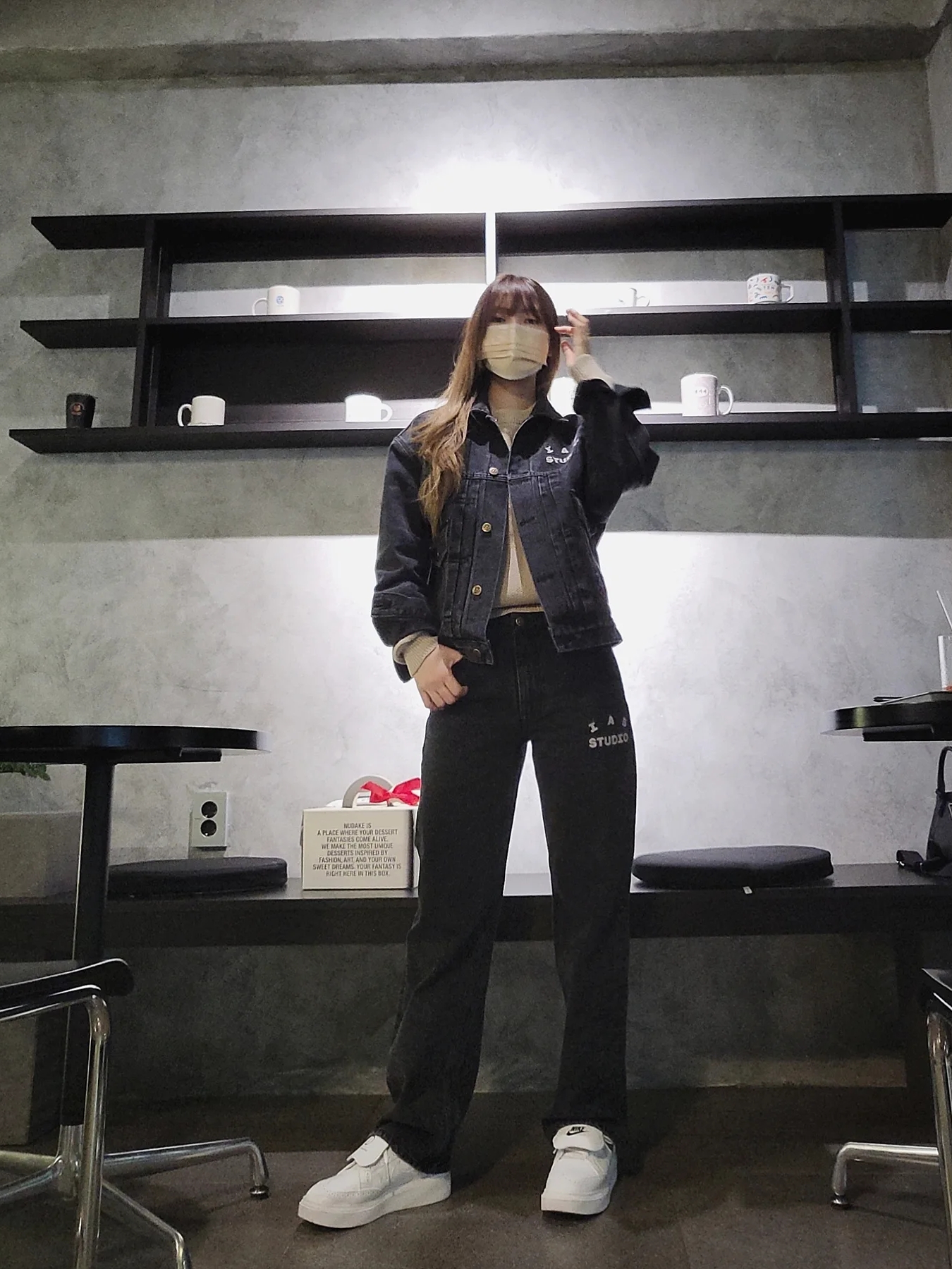 IAB Studio x Lee Denim Jacket Black, IAB Studio x Lee Denim Jeans Black 착용 스타일 - 2