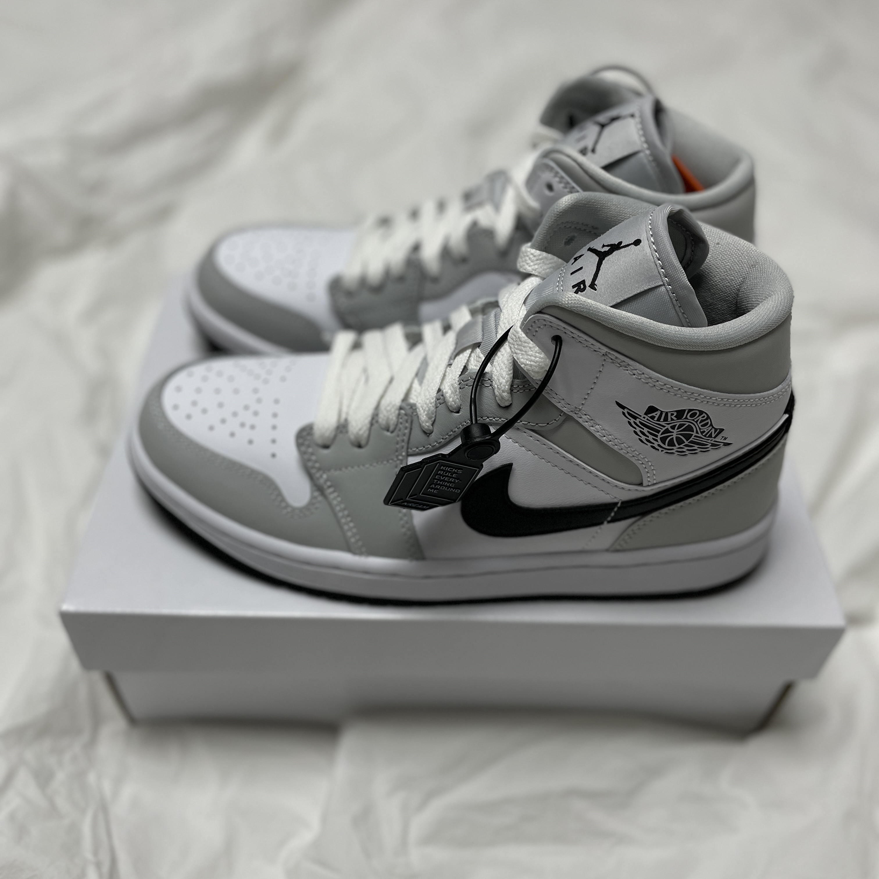(W) Jordan 1 Mid Grey Fog 착용 스타일 - 2
