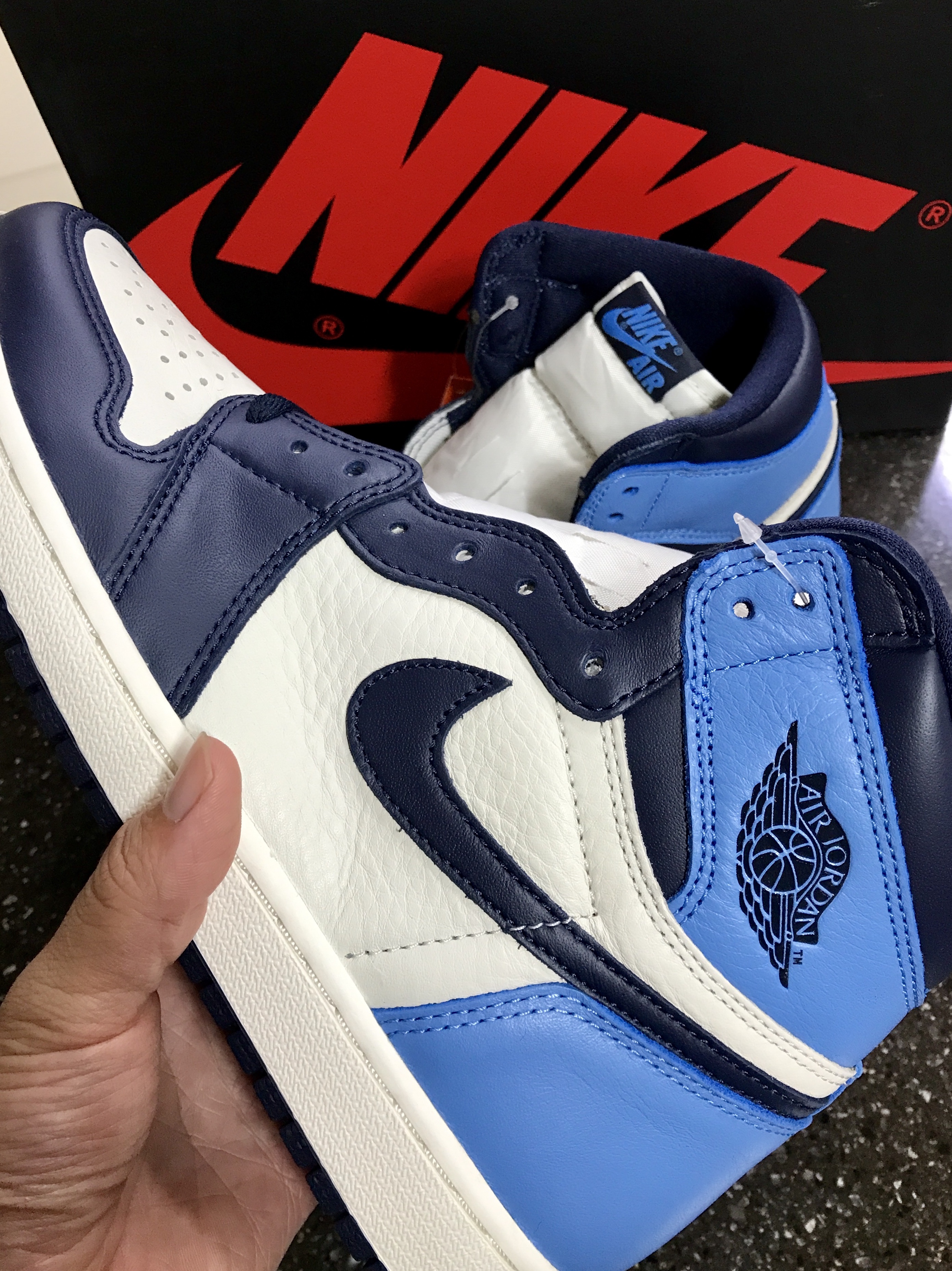 Jordan 1 Retro High Obsidian UNC 착용 스타일