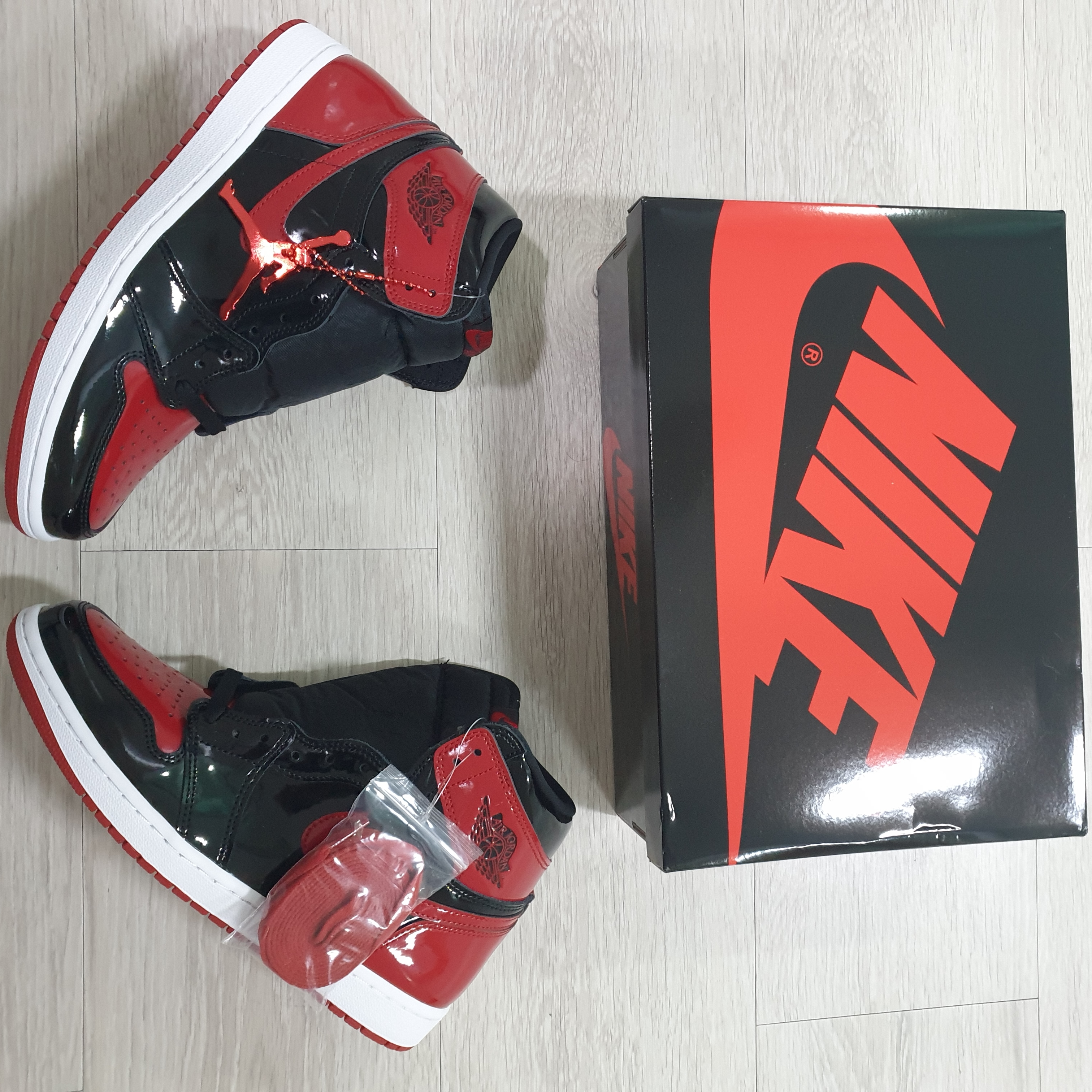 Jordan 1 Retro High OG Patent Bred 착용 스타일 - 4