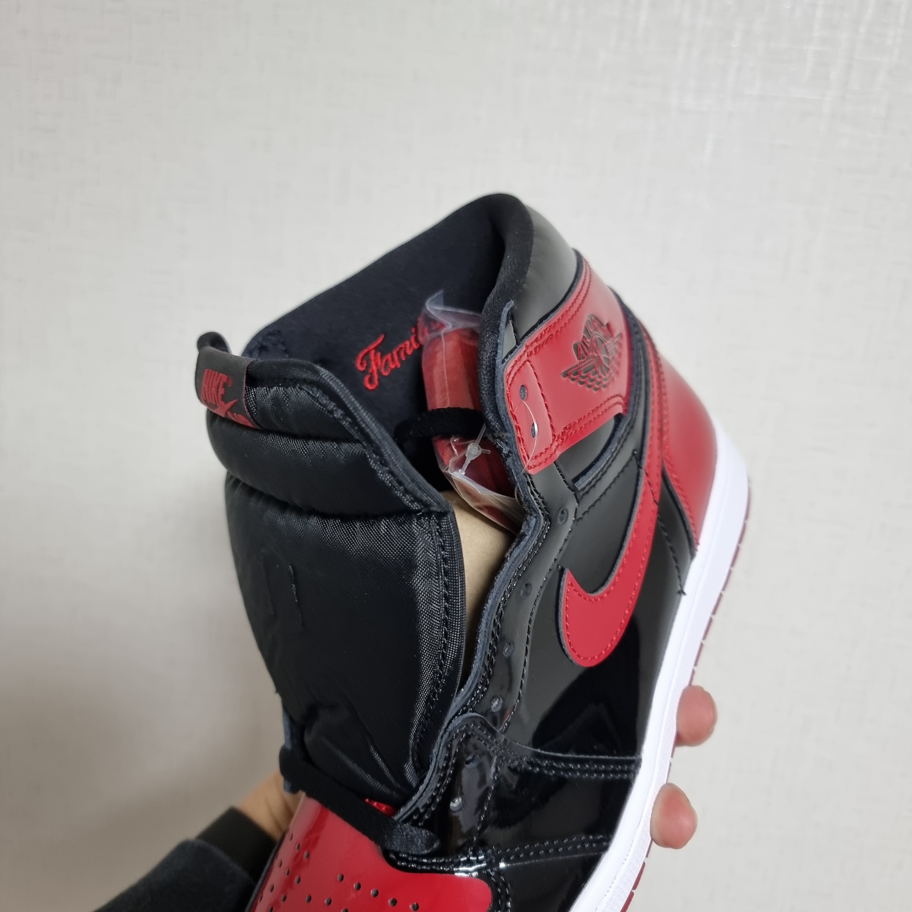 Jordan 1 Retro High OG Patent Bred 착용 스타일 - 2