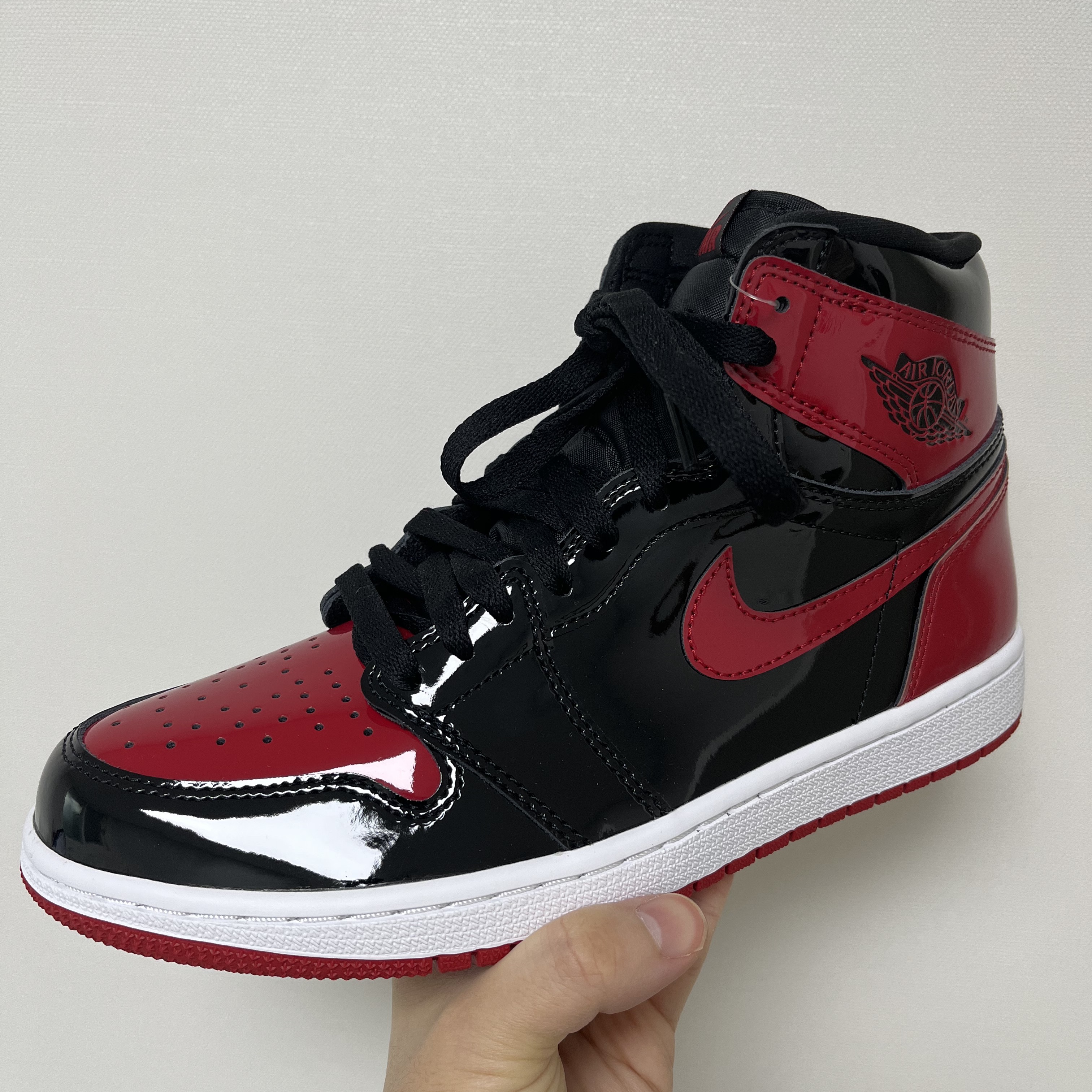 Jordan 1 Retro High OG Patent Bred 착용 스타일 - 1