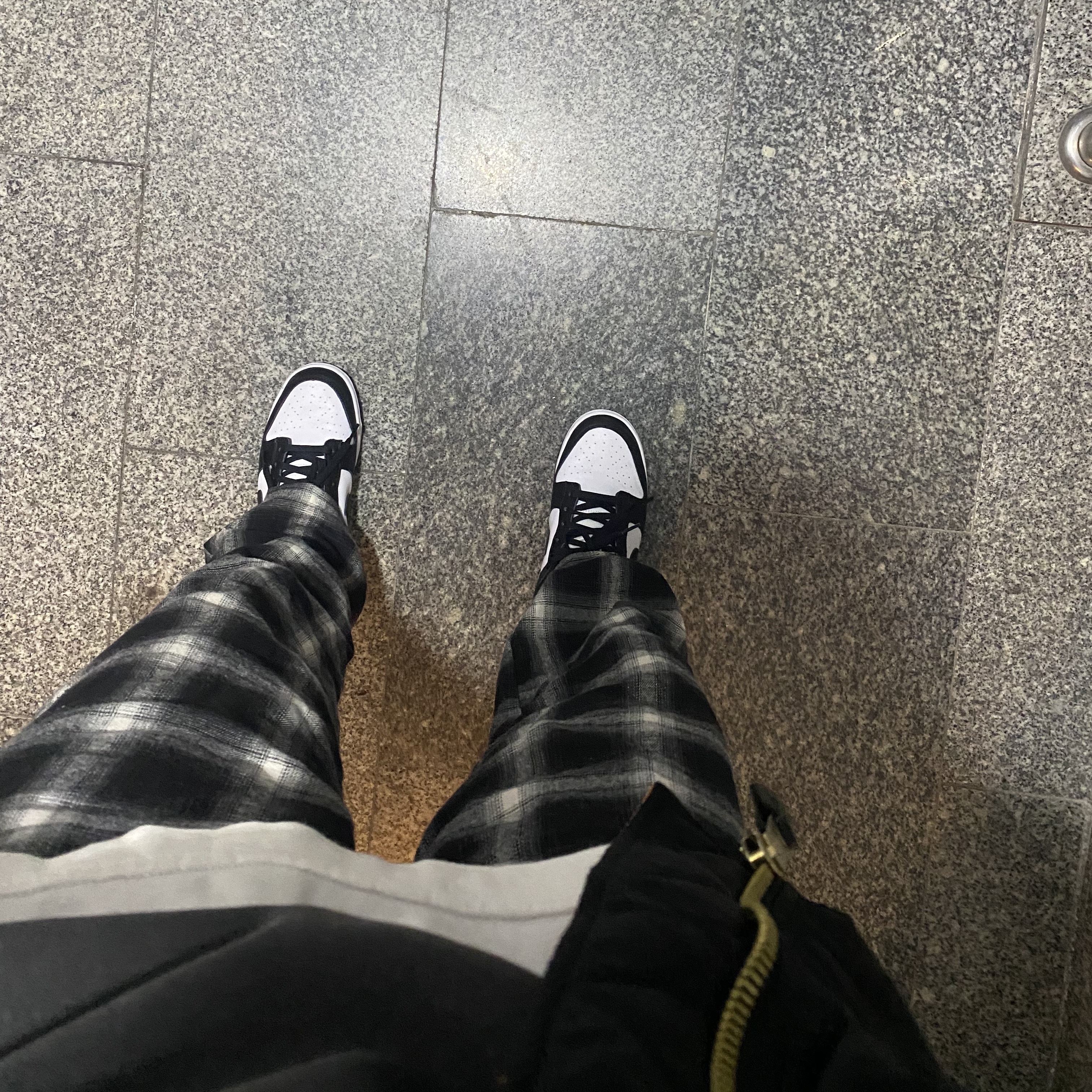 Nike Dunk Low Retro Black 착용 스타일