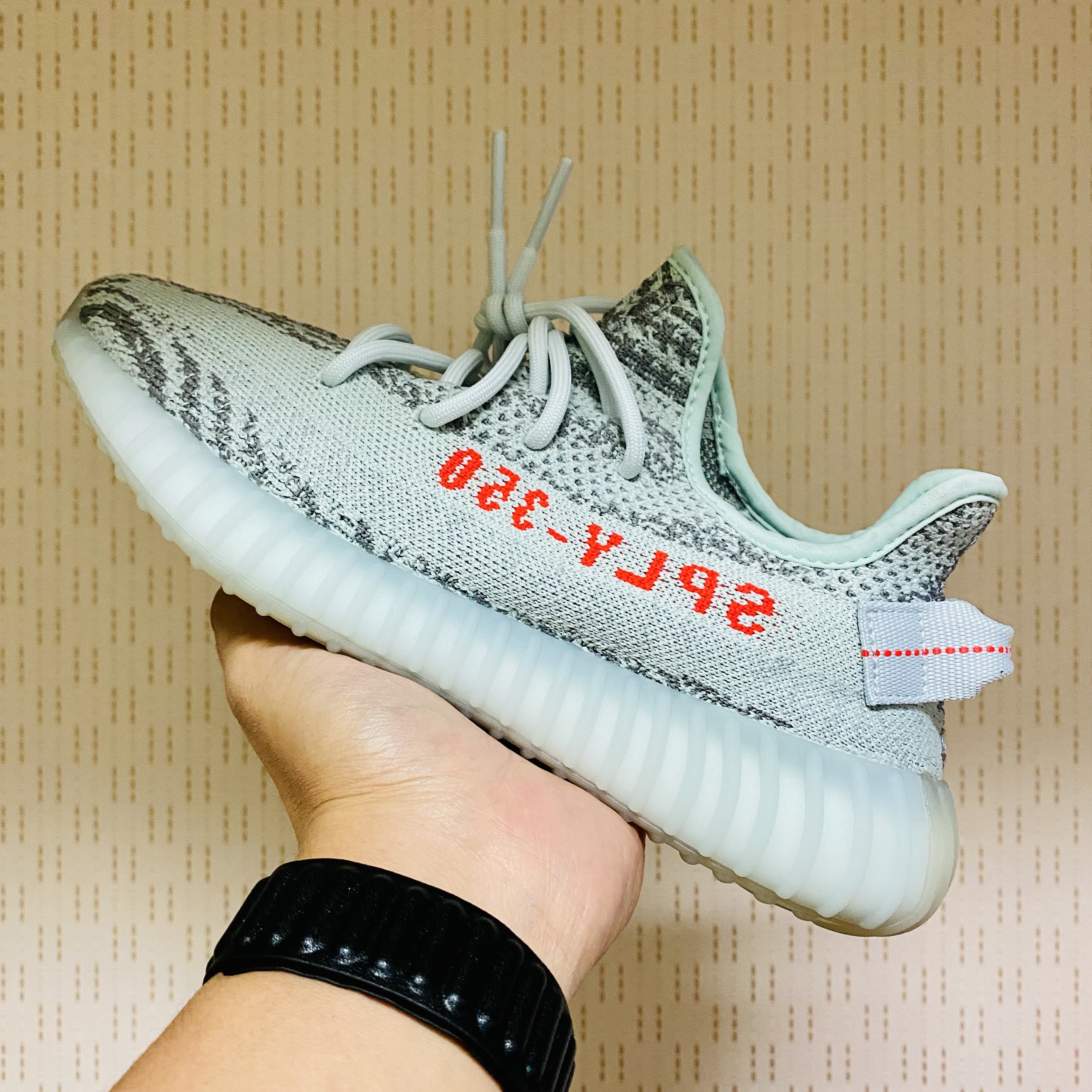Adidas Yeezy Boost 350 V2 Blue Tint 2017 착용 스타일