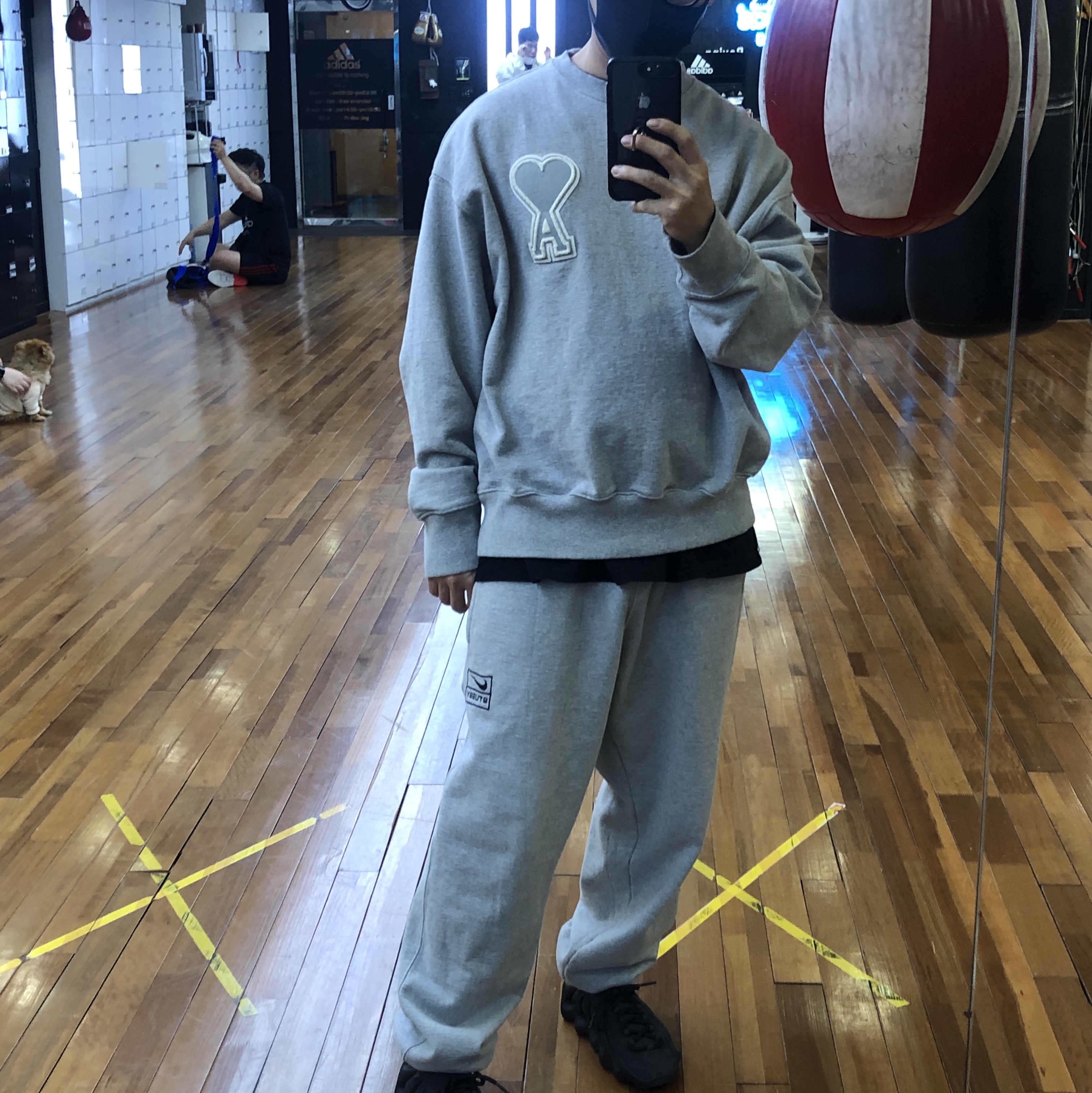 Adidas Yeezy 450 Dark Slate, Nike x Stussy NRG BR Fleece Pants Grey 착용 스타일 - 1