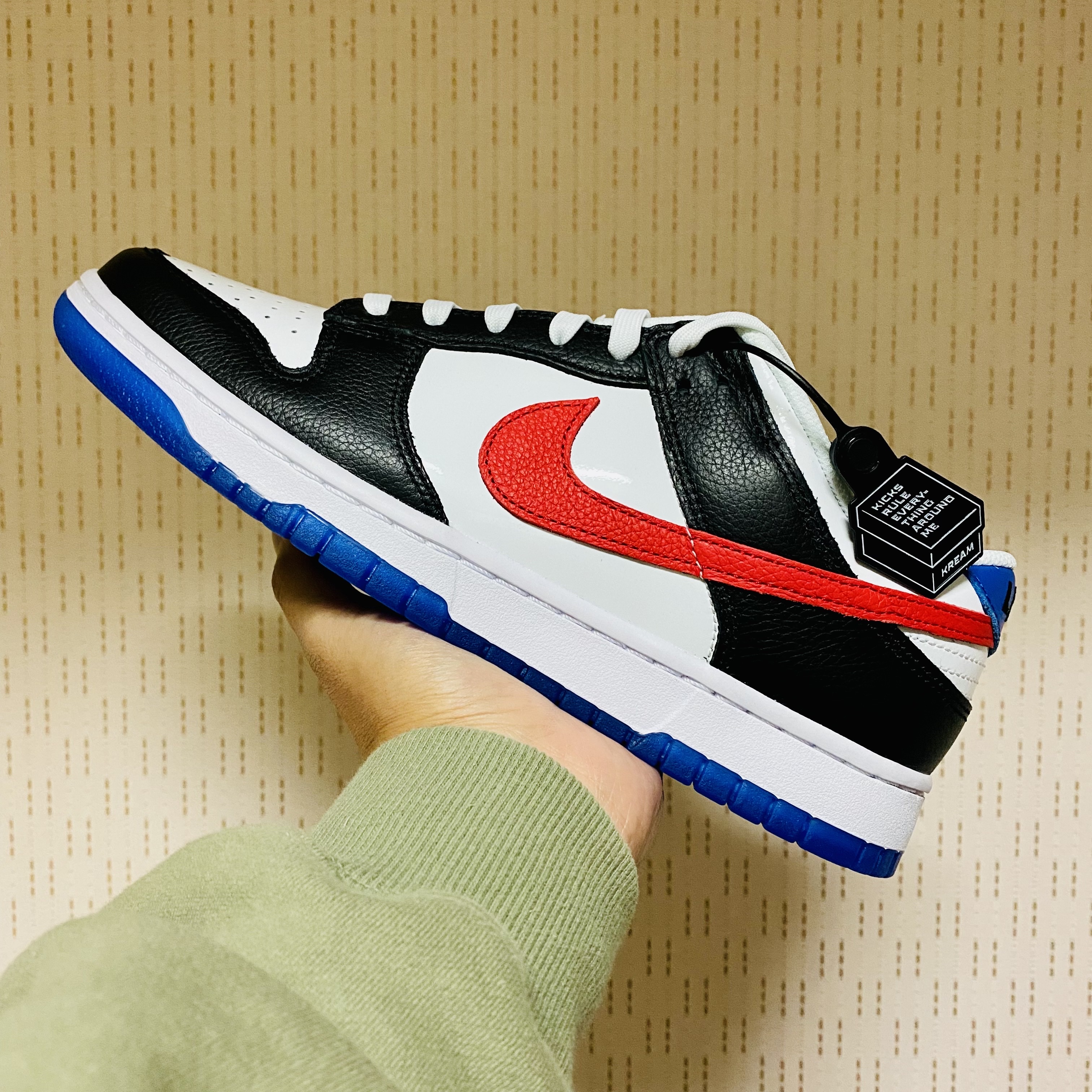 Nike Dunk Low SE Seoul (With Special Gift) 착용 스타일