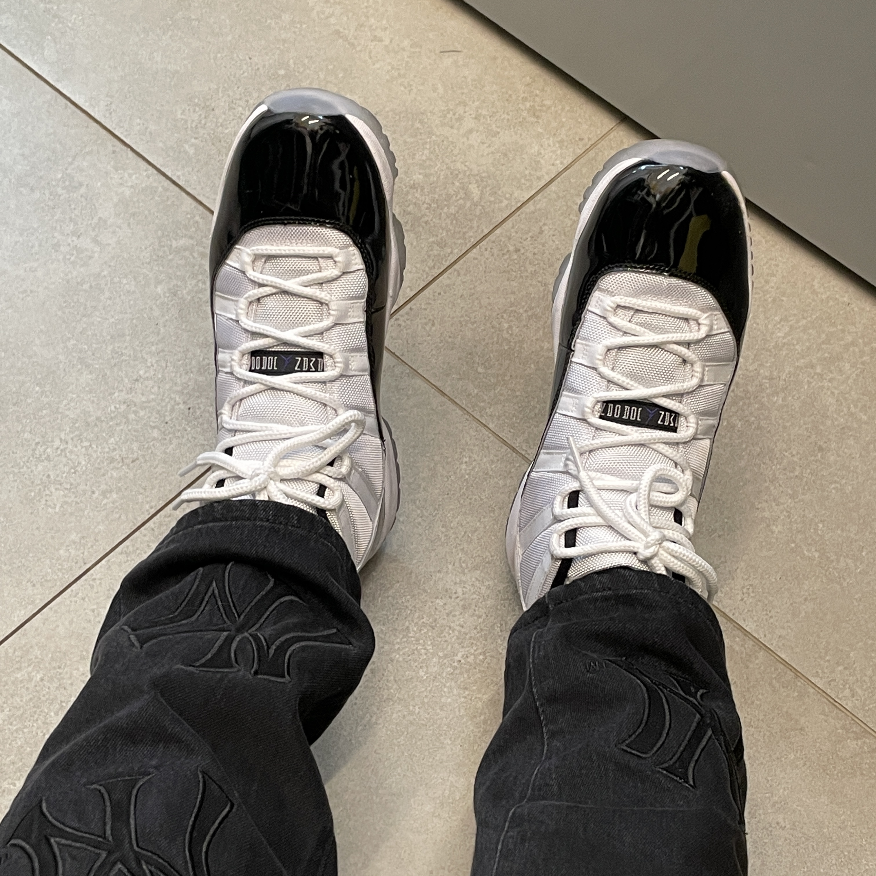 Jordan 11 Retro Concord 2018, Supreme x New York Yankees Regular Jean Washed Black - 21FW 착용 스타일