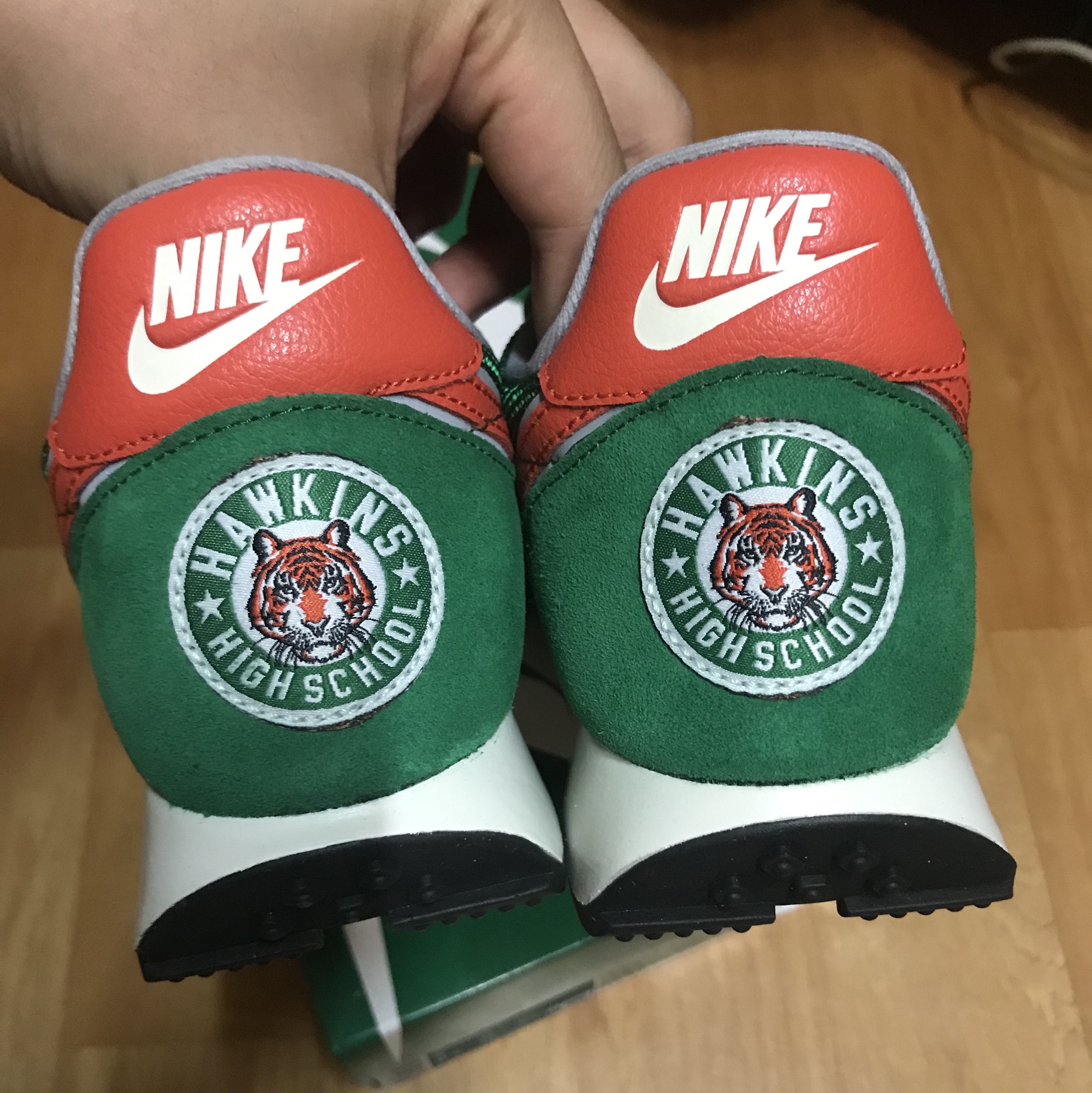 Nike x Stranger Things Tailwind 79 Hawkins High School 착용 스타일 - 1