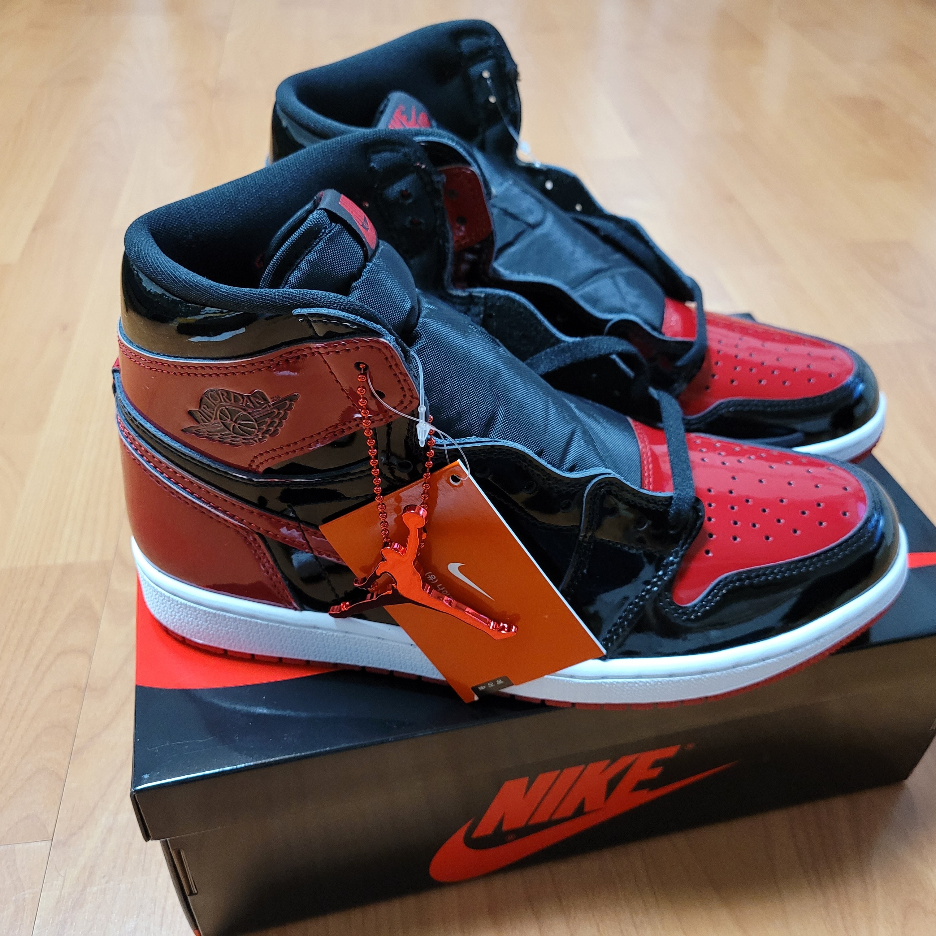 Jordan 1 Retro High OG Patent Bred 착용 스타일 - 1