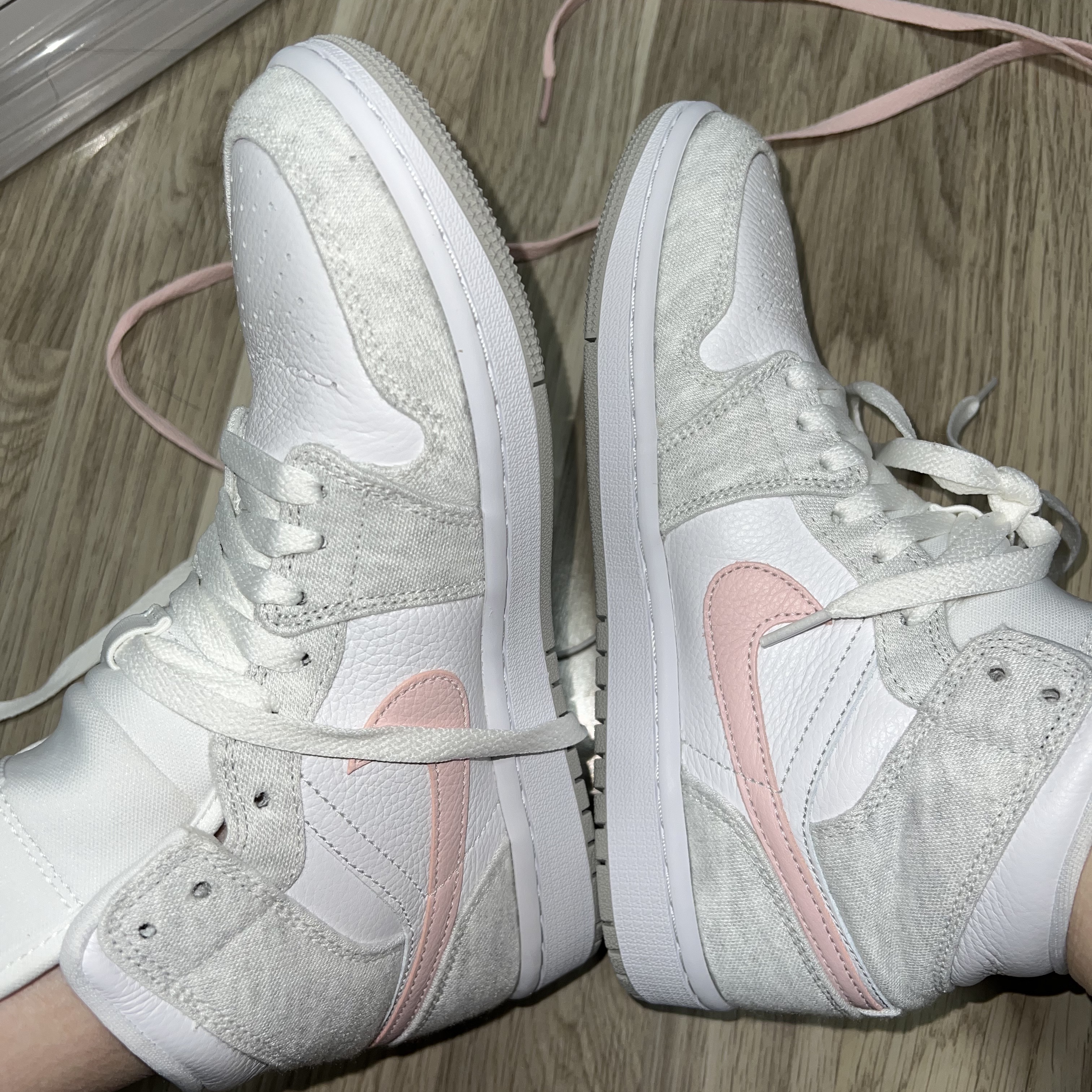 (W) Jordan 1 Mid SE Light Iron Ore 착용 스타일