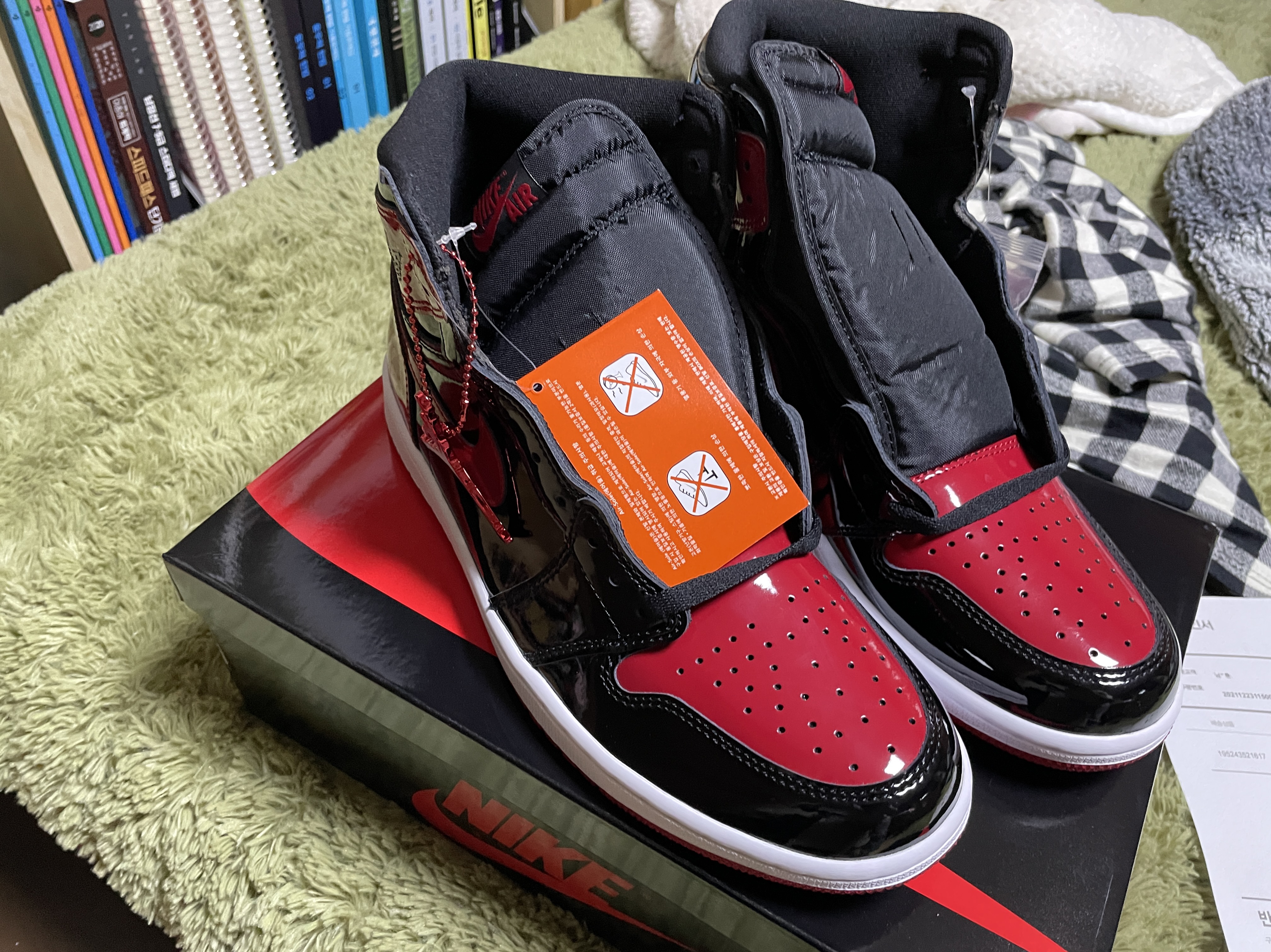 Jordan 1 Retro High OG Patent Bred 착용 스타일 - 2