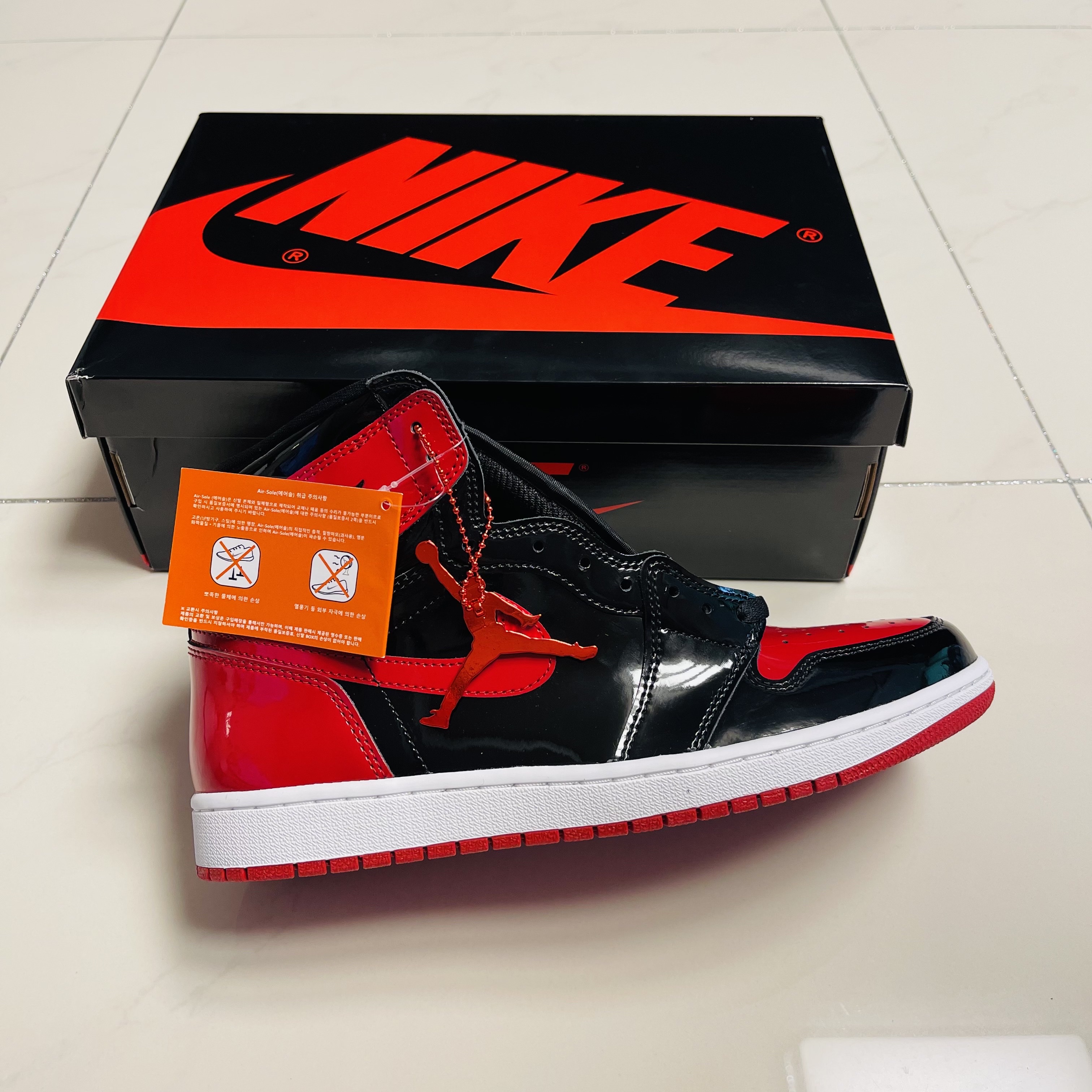 Jordan 1 Retro High OG Patent Bred 착용 스타일 - 2