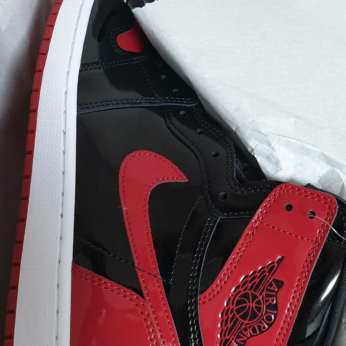 Jordan 1 Retro High OG Patent Bred 착용 스타일 - 2