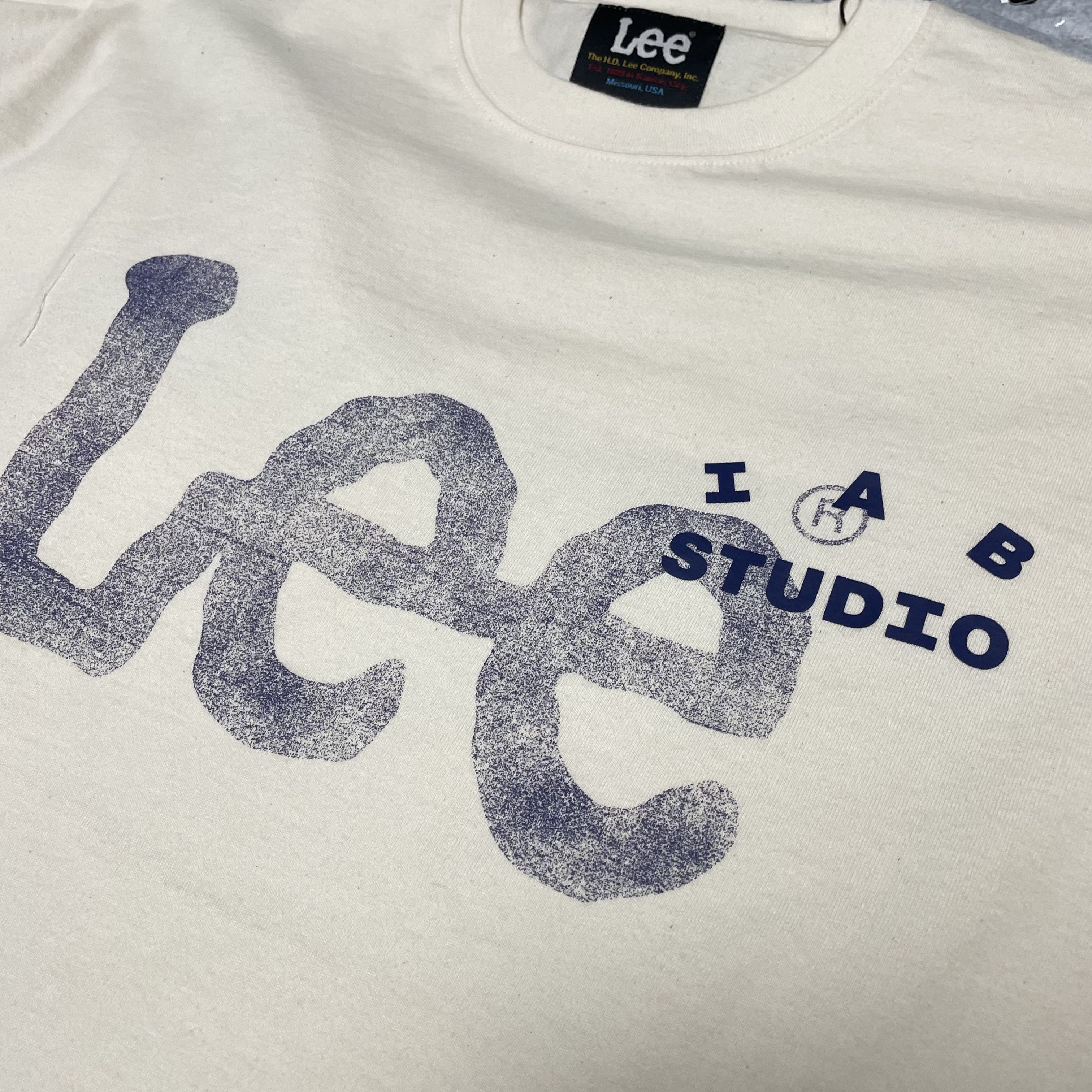 IAB Studio x Lee T-Shirt Oatmeal Ivory 착용 스타일 - 5