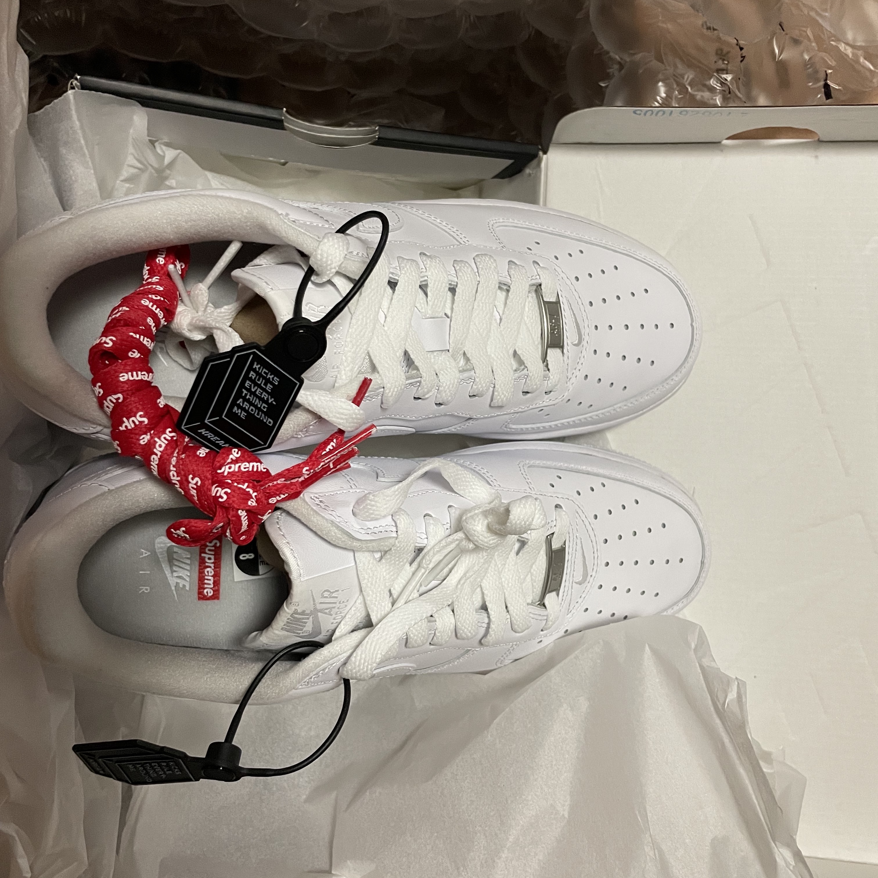 Nike x Supreme Air Force 1 Low White 착용 스타일