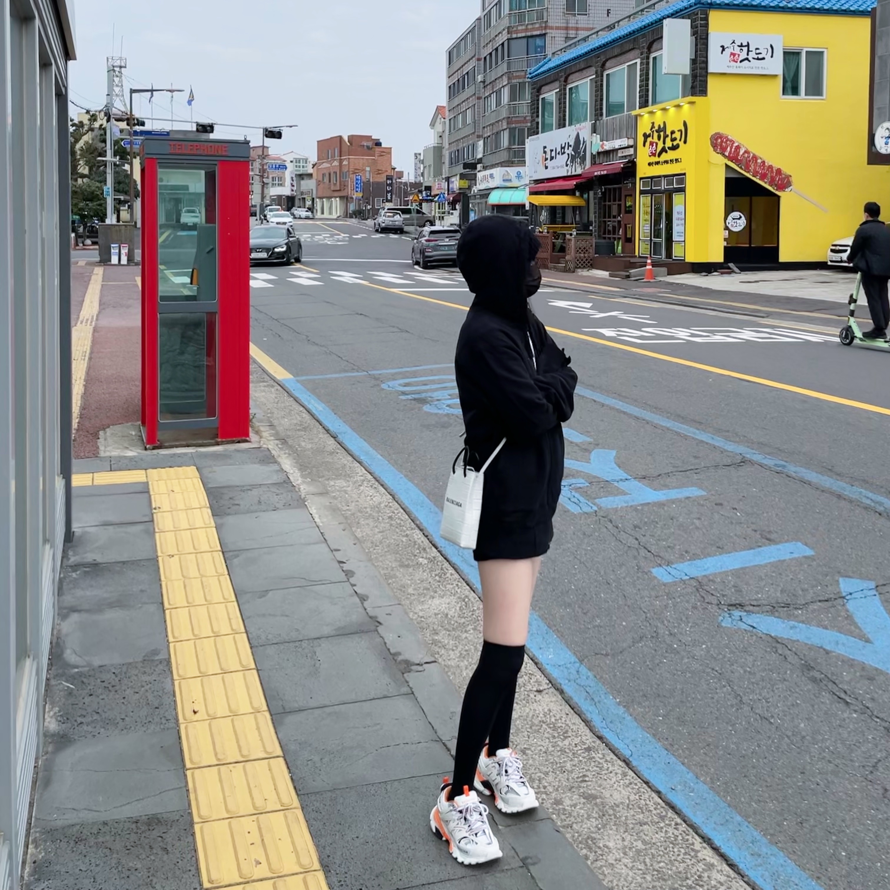 Stone Island 114WN T.CO+OLD Overshirt Black - 22SS, Balenciaga Track Sneakers White Orange 2019 착용 스타일 - 2
