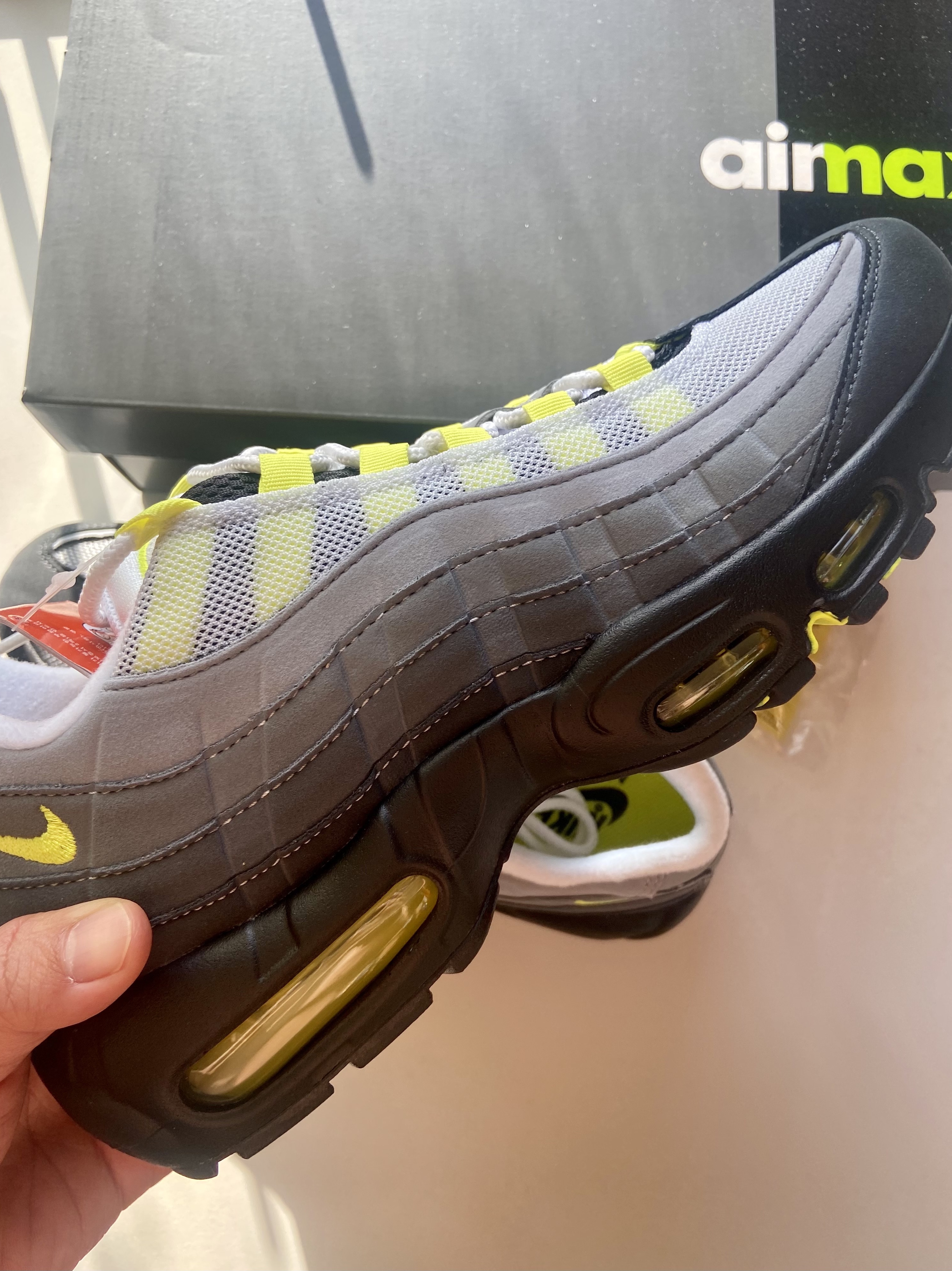 Nike Air Max 95 OG Neon Yellow 2020 착용 스타일