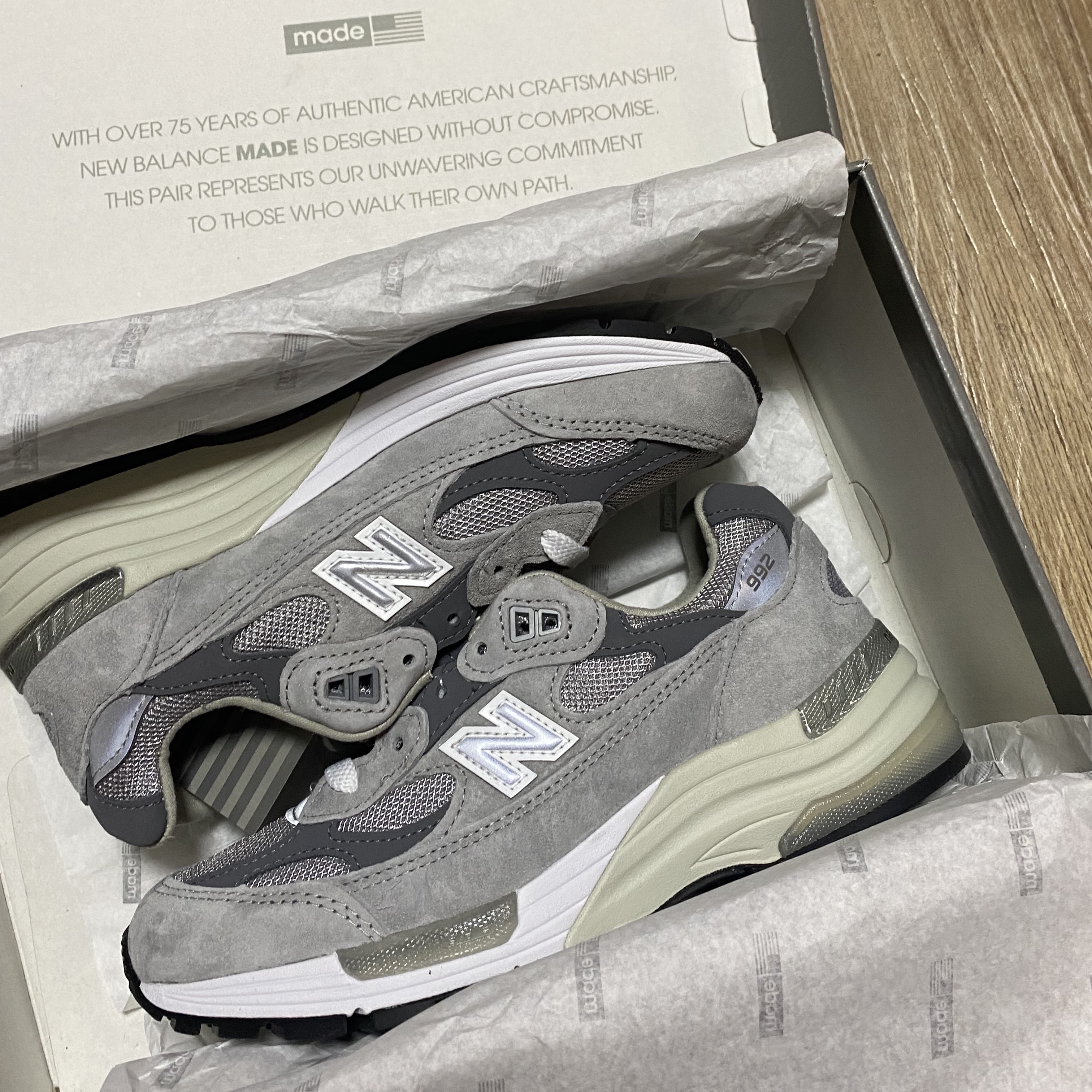New Balance 992 Made in USA Grey - D Standard 착용 스타일 - 2