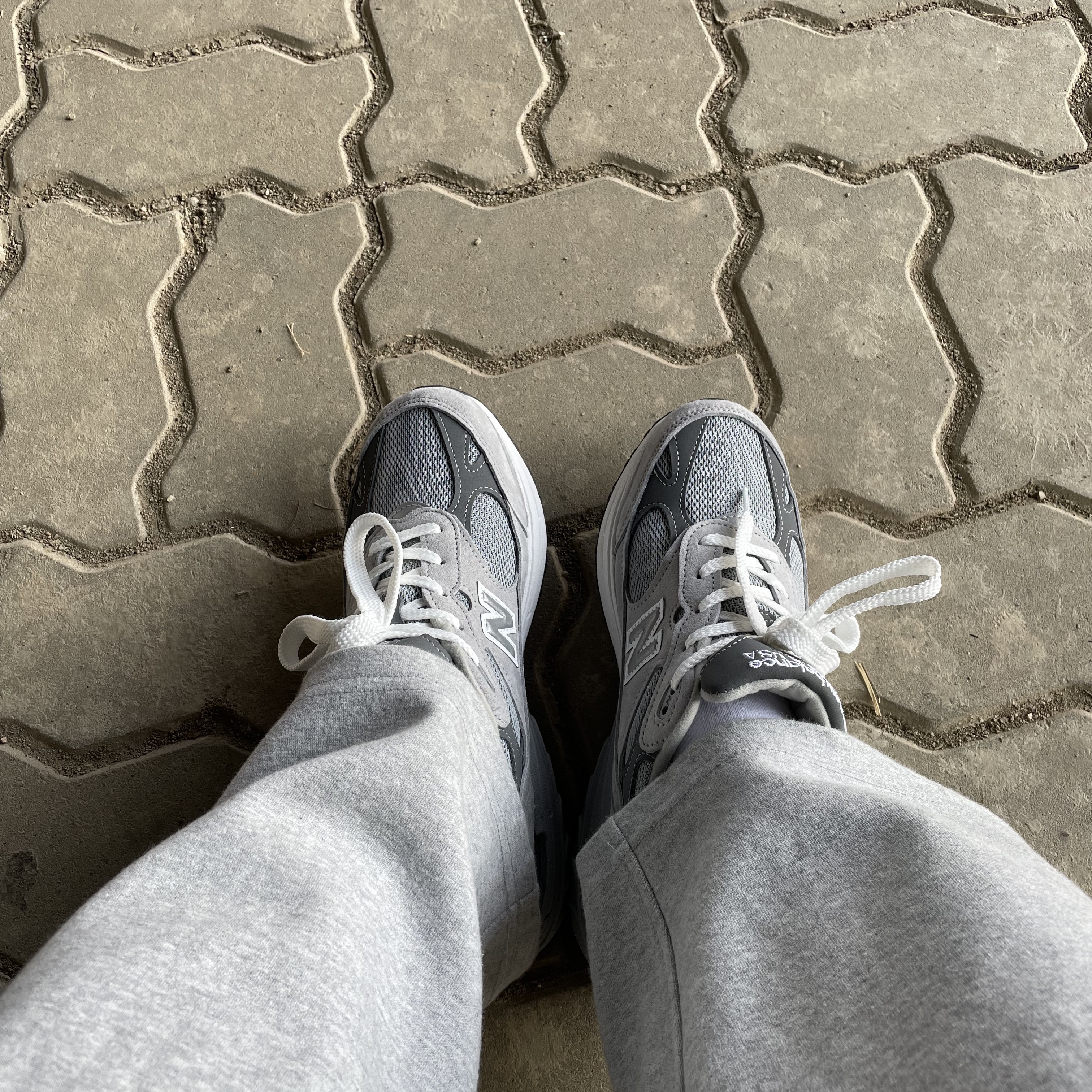 (W) New Balance 993 Made in USA Grey - B Standard 착용 스타일 - 2