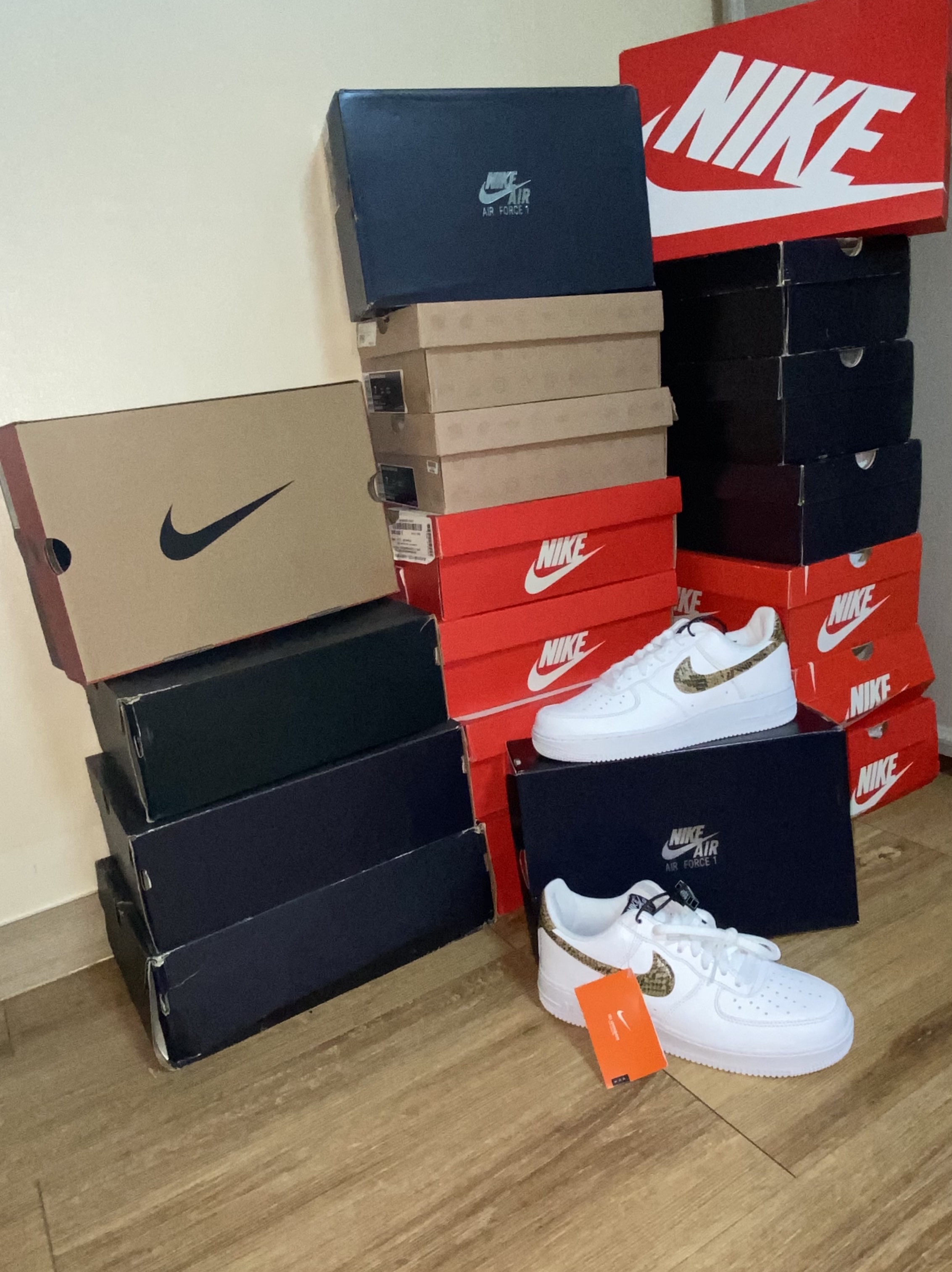 Nike Air Max 95 OG Neon Yellow 2020, Nike Air Max 97 Midnight Navy Habanero Red 착용 스타일 - 3