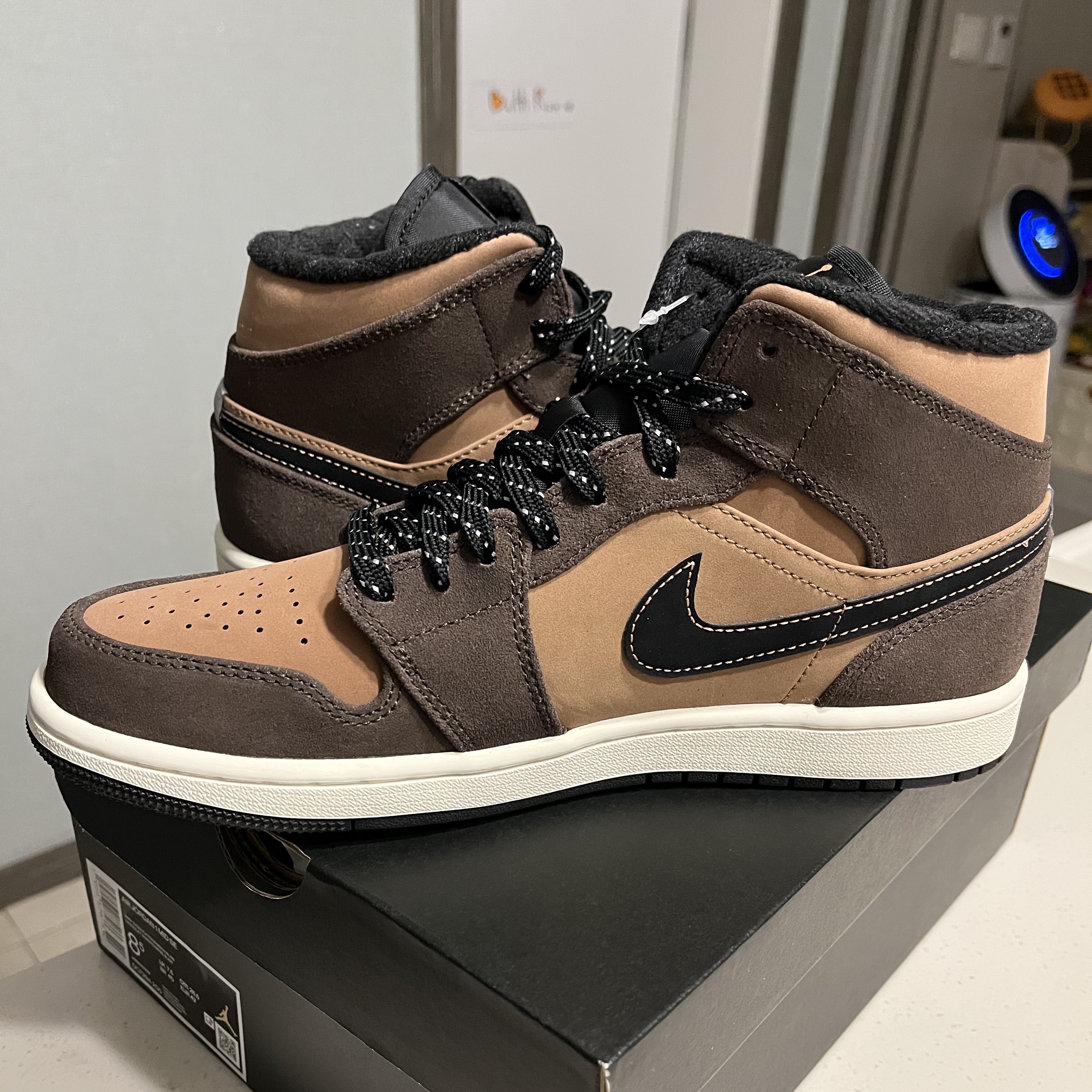Jordan 1 Mid SE Dark Chocolate 착용 스타일